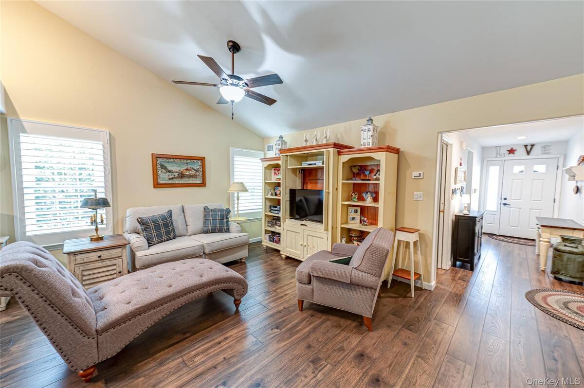 #8 photo, 263 Glen Drive, सफ़ोक काउंटी Ridge , NY 11961