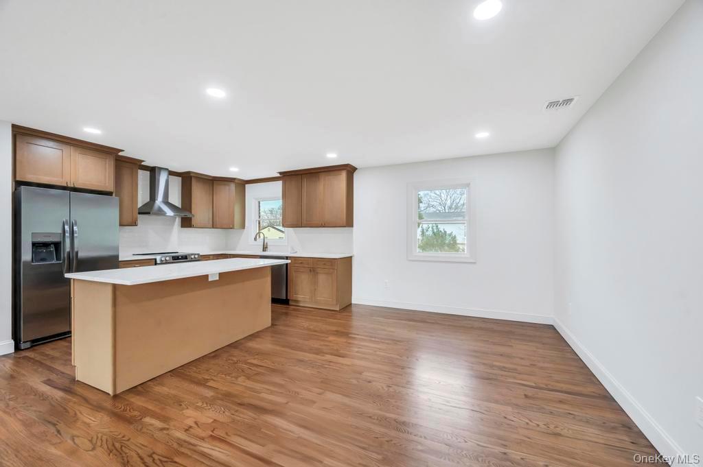 #12 photo, 339 Avenue B, Ronkonkoma , NY 11779