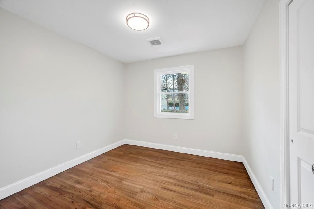 #17 photo, 339 Avenue B, Ronkonkoma , NY 11779