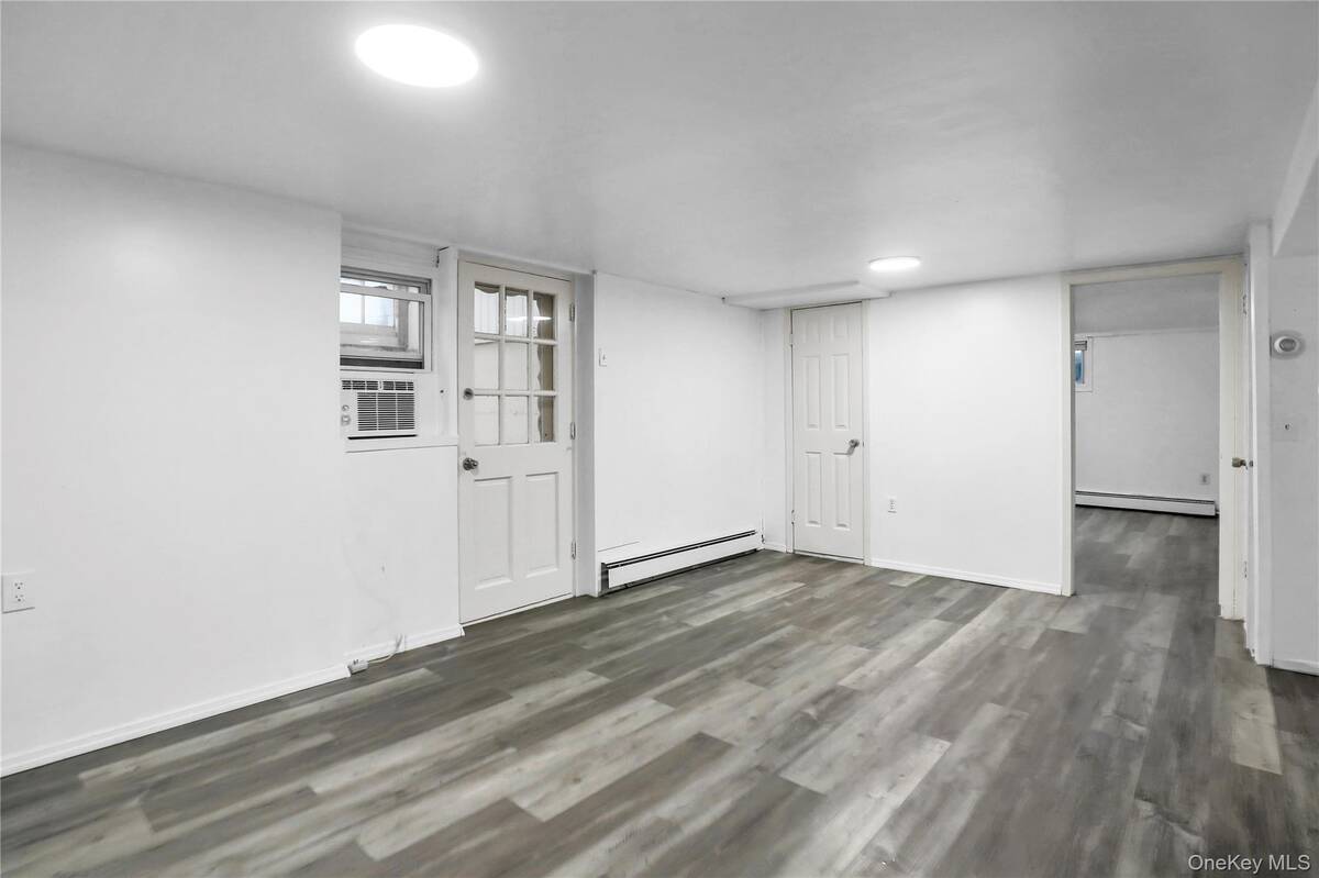 #15 photo, 11 Broadway, सफ़ोक काउंटी Ronkonkoma , NY 11779