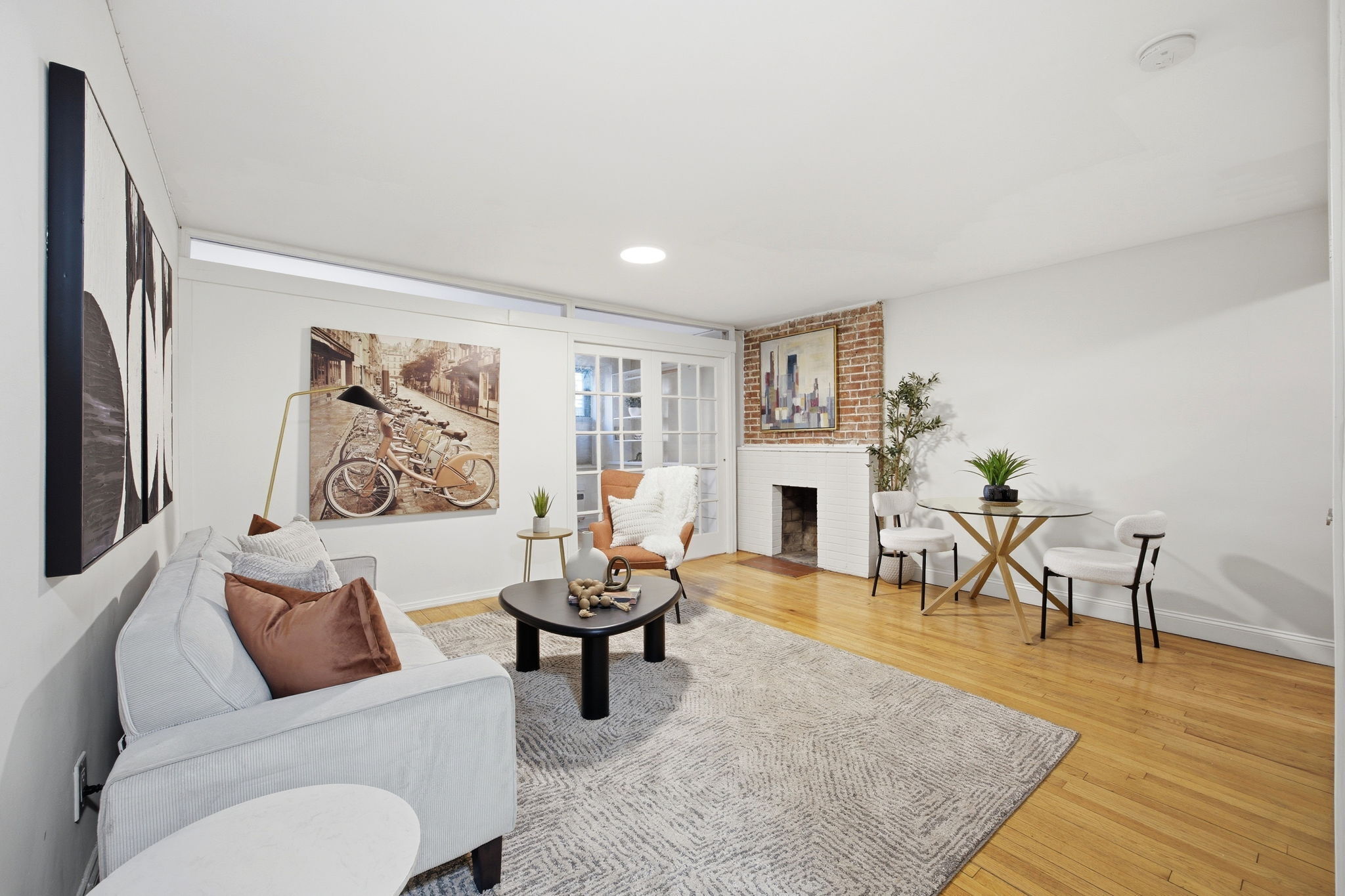 #1 photo, 130 E 17th Street, Gramercy Park , NY 10003