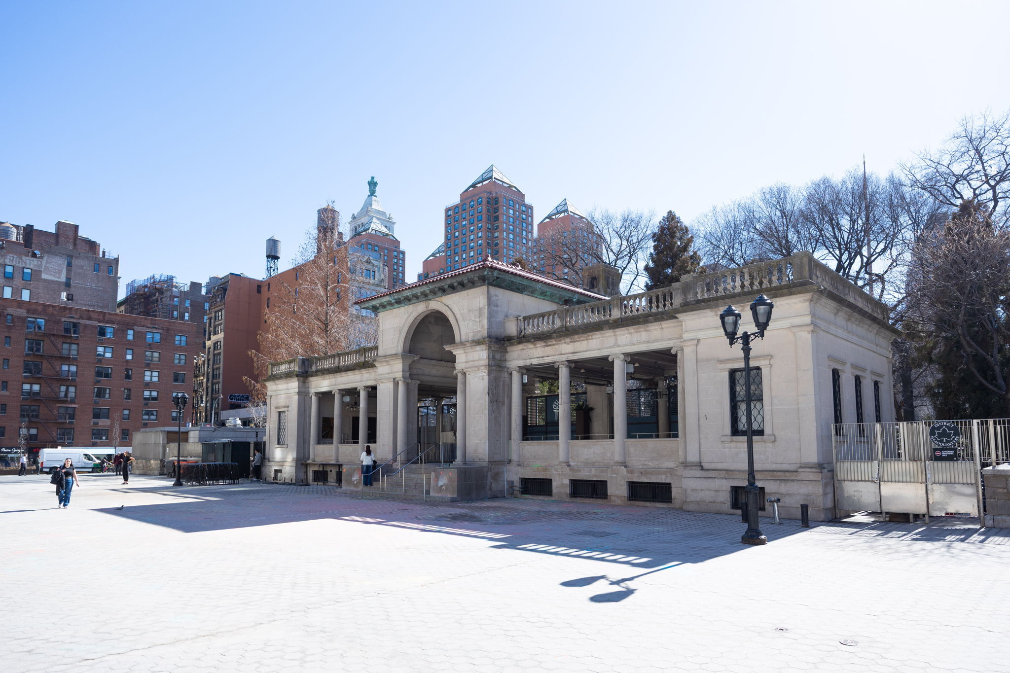 #20 photo, 130 E 17th Street, Gramercy Park , NY 10003