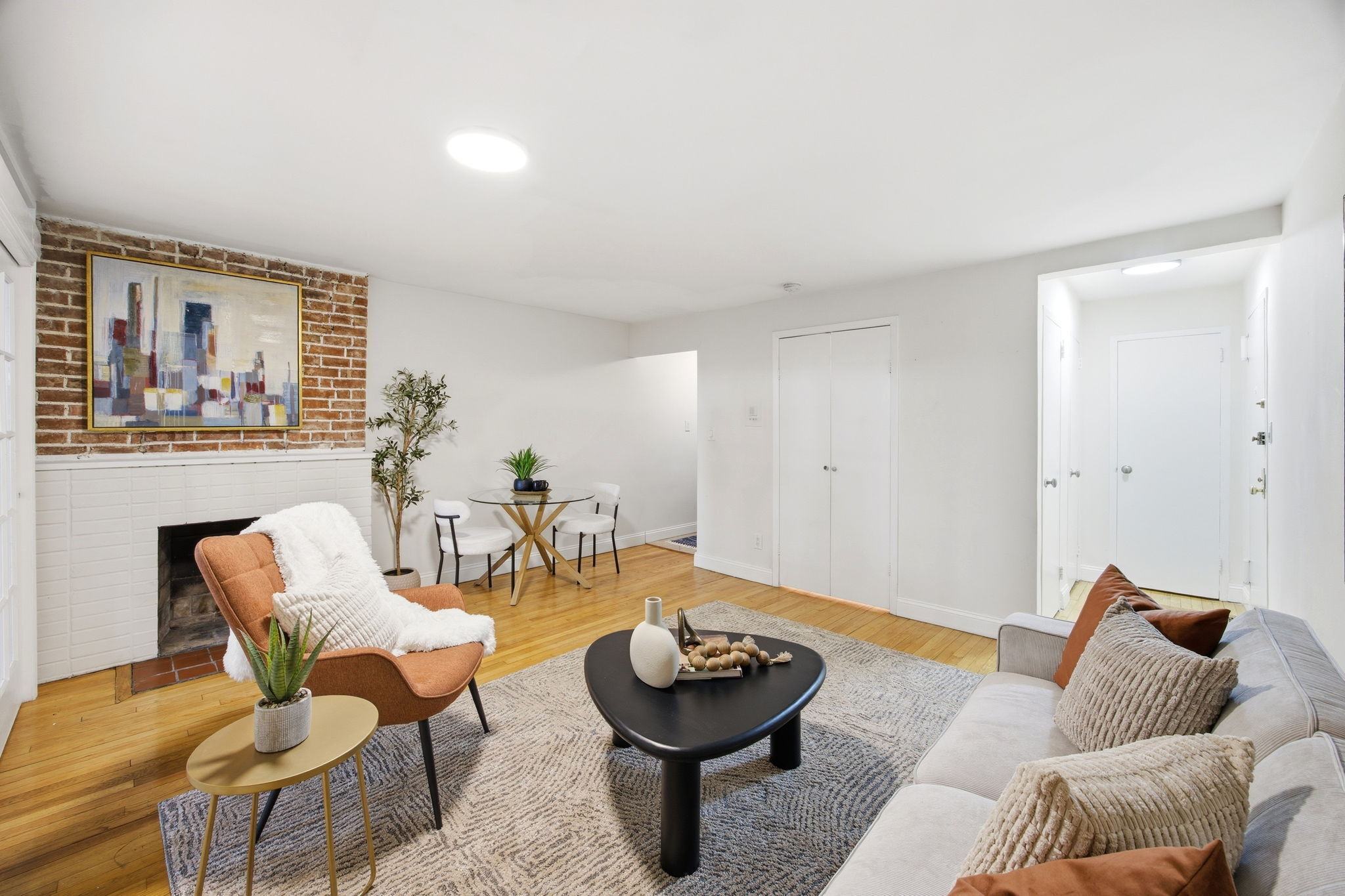 #4 photo, 130 E 17th Street, Gramercy Park , NY 10003