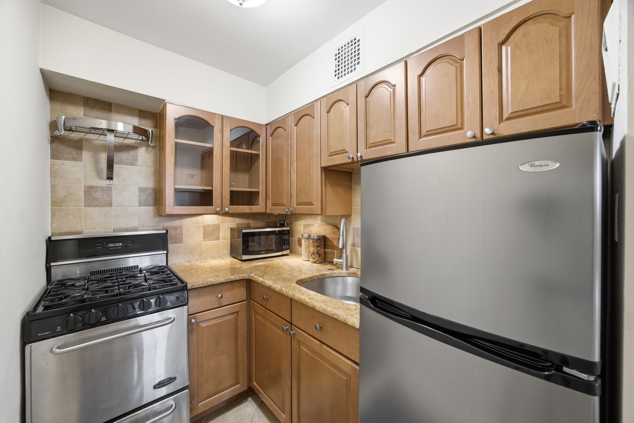 #6 photo, 130 E 17th Street, Gramercy Park , NY 10003