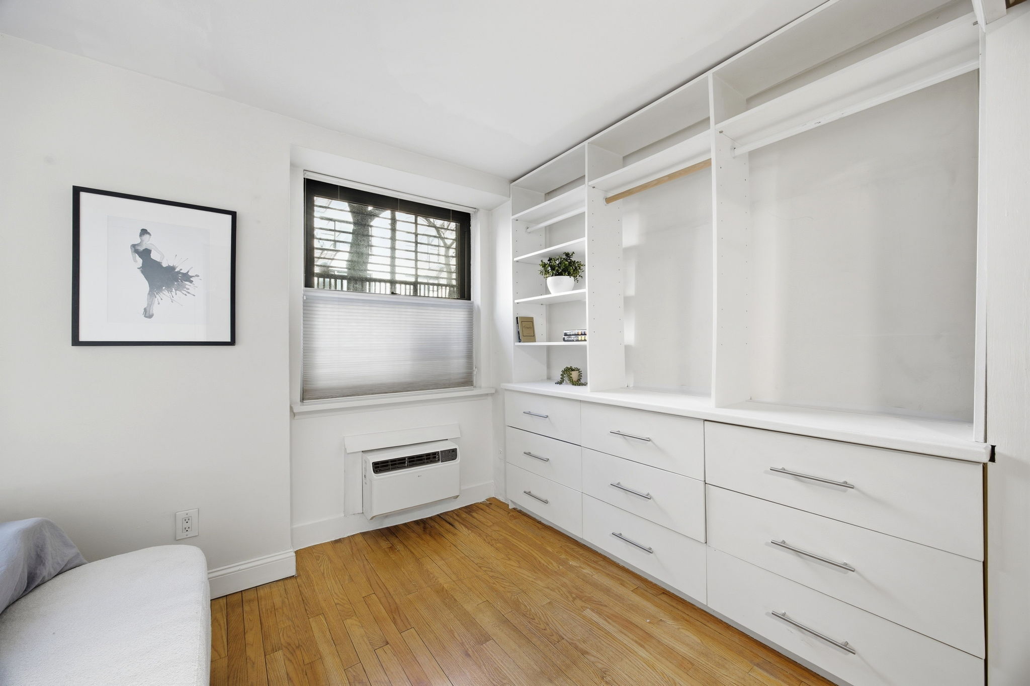 #8 photo, 130 E 17th Street, Gramercy Park , NY 10003