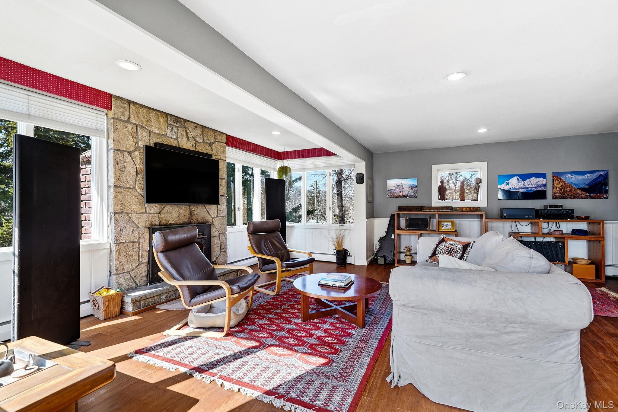 #2 photo, 9 Cottage Grove Avenue, Thornwood , NY 10594