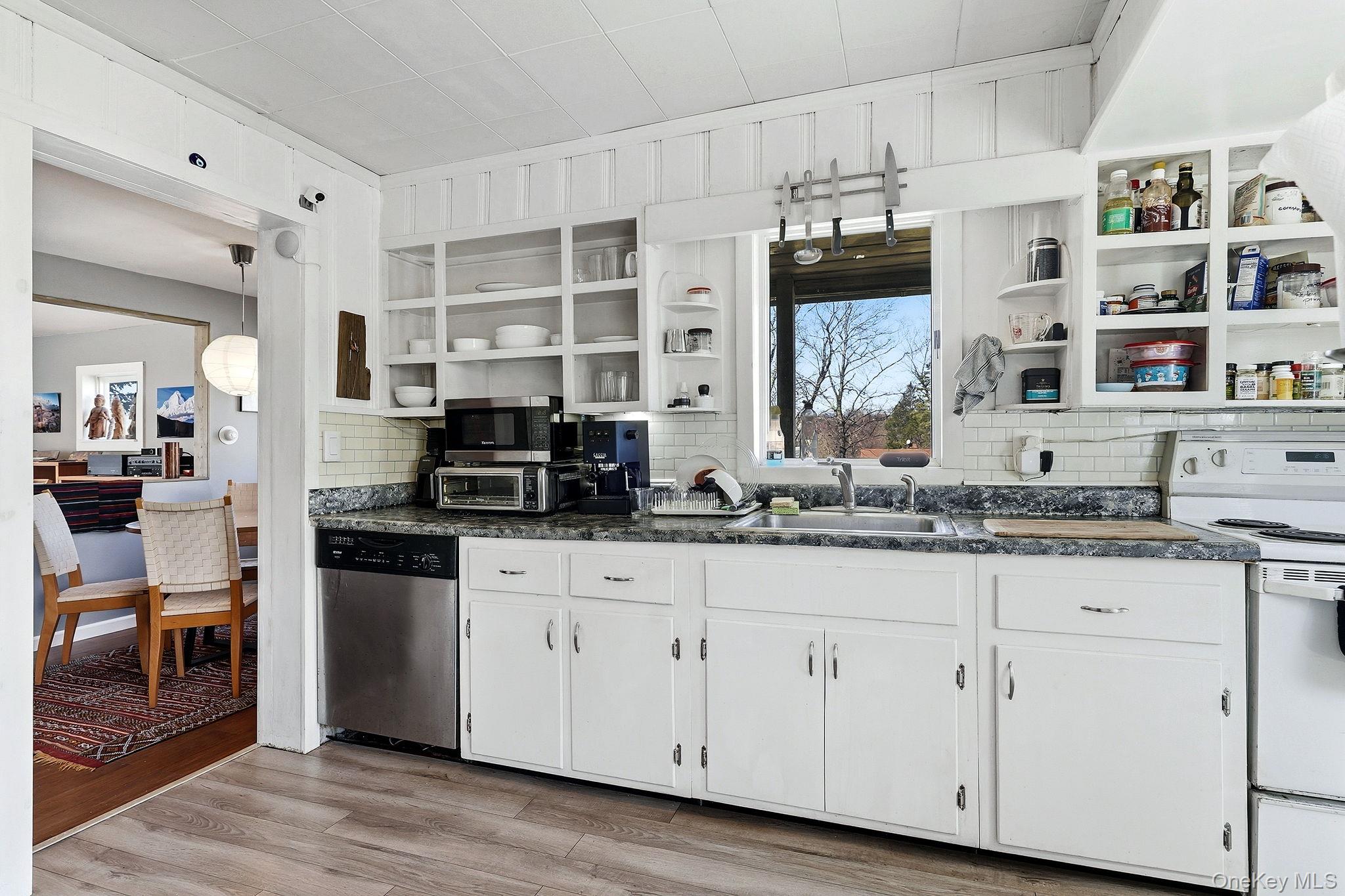 #8 photo, 9 Cottage Grove Avenue, Thornwood , NY 10594