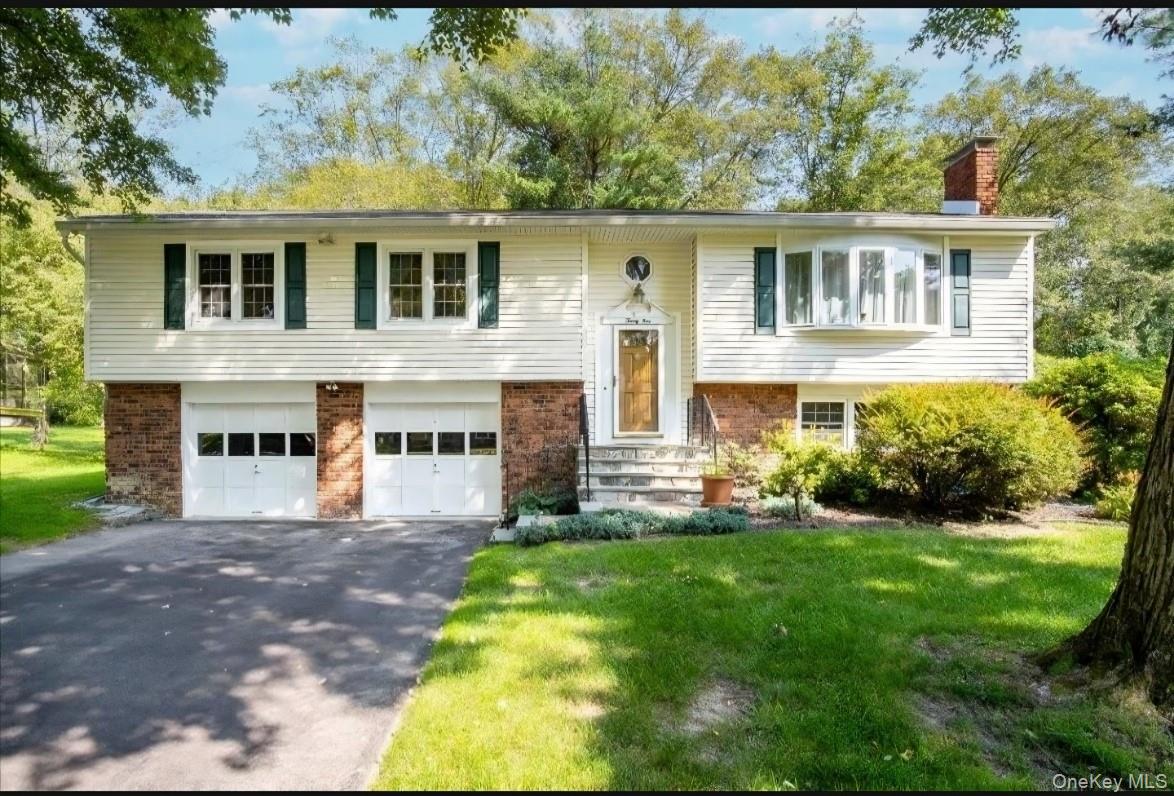 #1 photo, 29 Carriage Hill Lane, Poughkeepsie , NY 12603