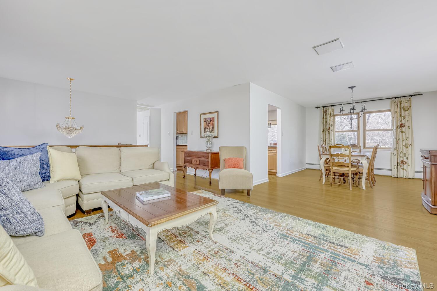 #11 photo, 7 E Mayer Drive, 뉴욕주 Suffern , NY 10901