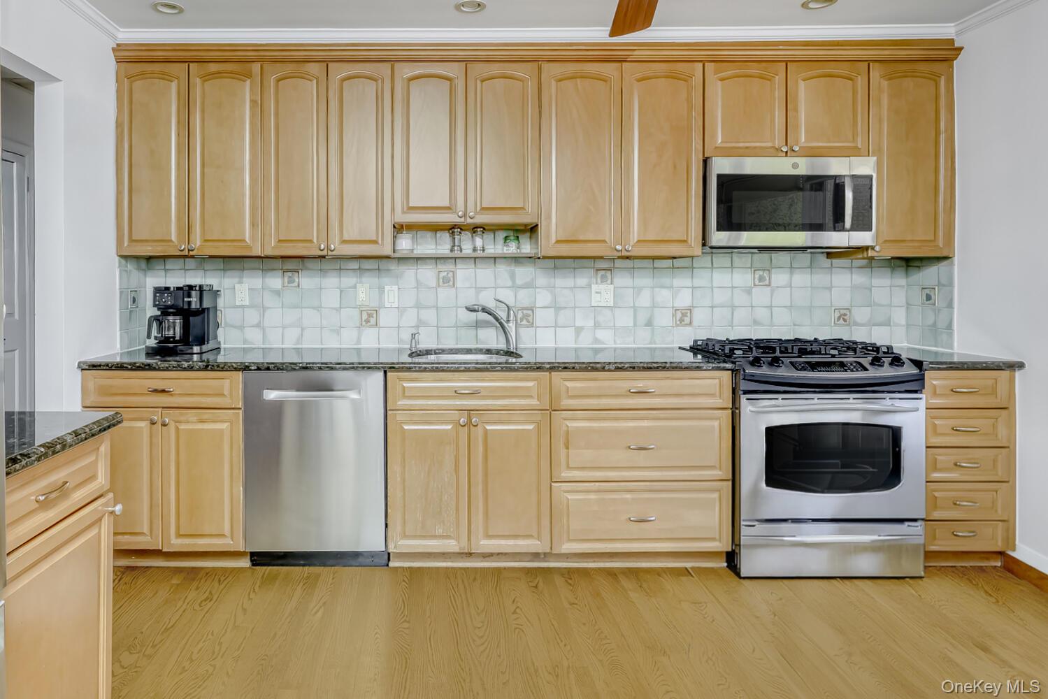 #14 photo, 7 E Mayer Drive, 뉴욕주 Suffern , NY 10901