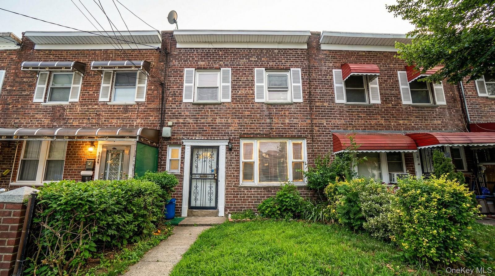 #1 photo, 3031 Edson Avenue, הברונקס Bronx , NY 10469