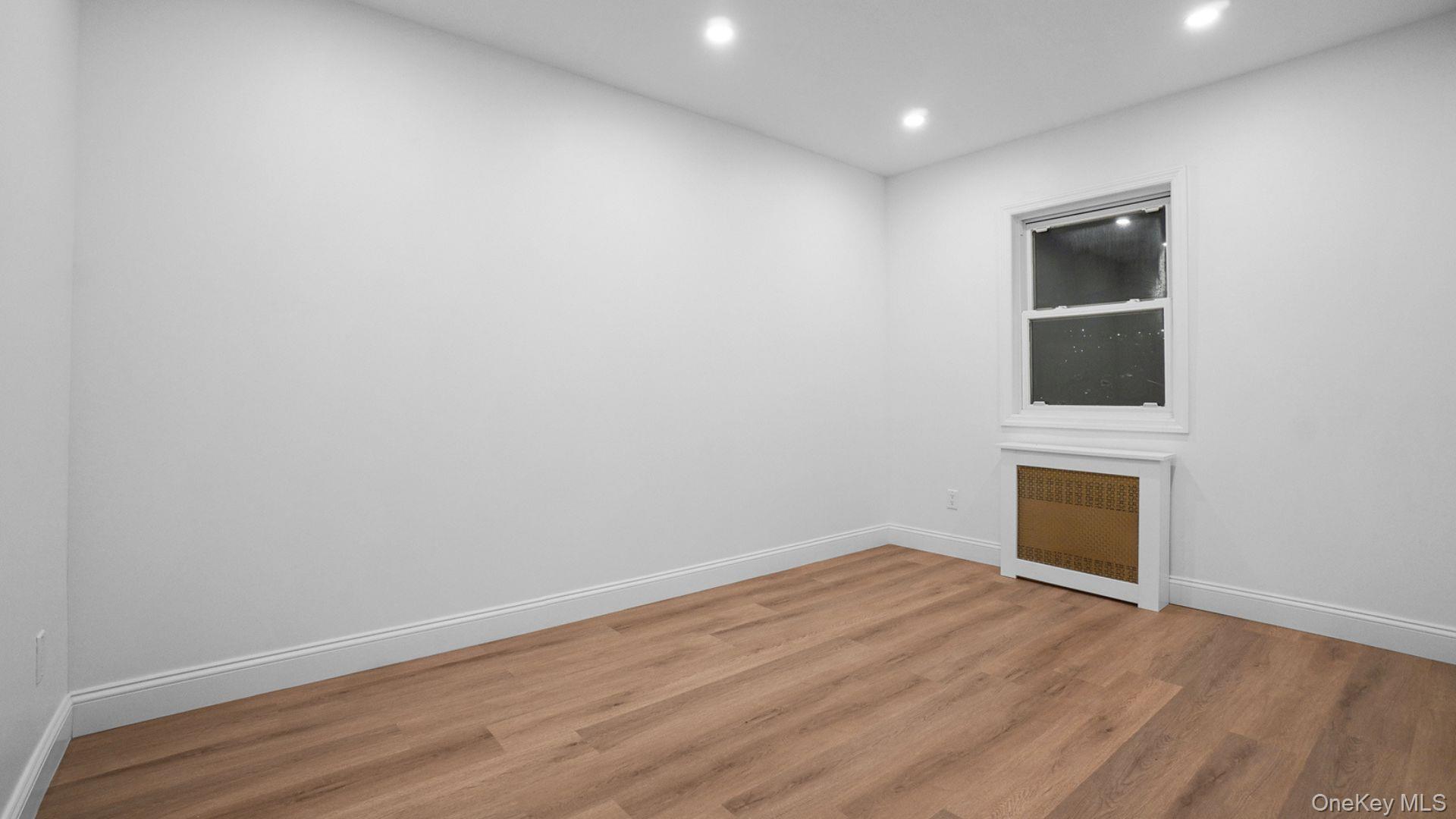 #15 photo, 3031 Edson Avenue, הברונקס Bronx , NY 10469