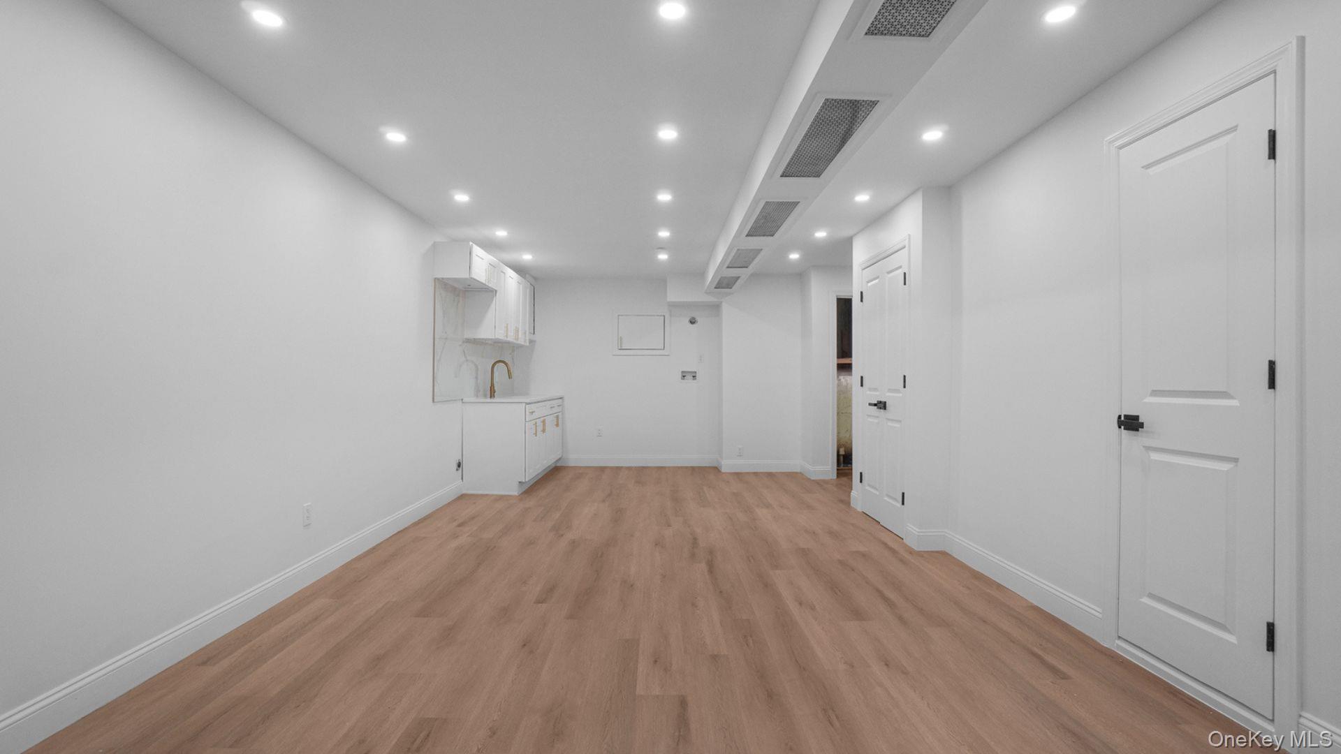 #17 photo, 3031 Edson Avenue, הברונקס Bronx , NY 10469