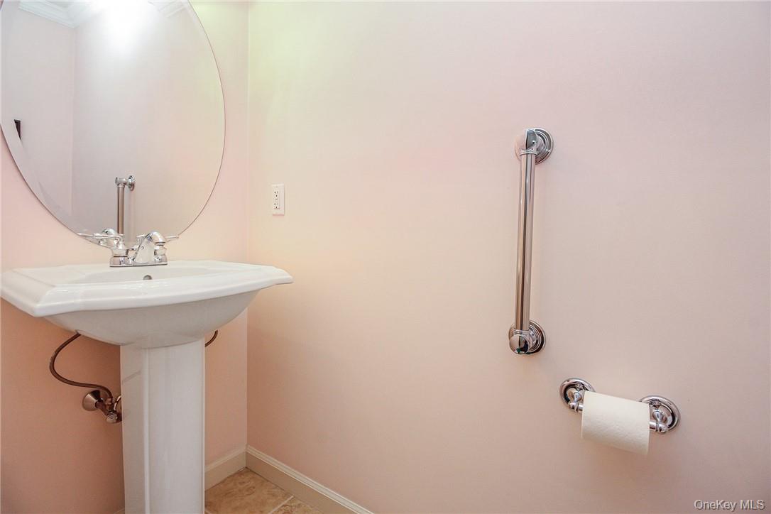 #15 photo, 213 Waterside Close, 紐約州 Peekskill , NY 10566