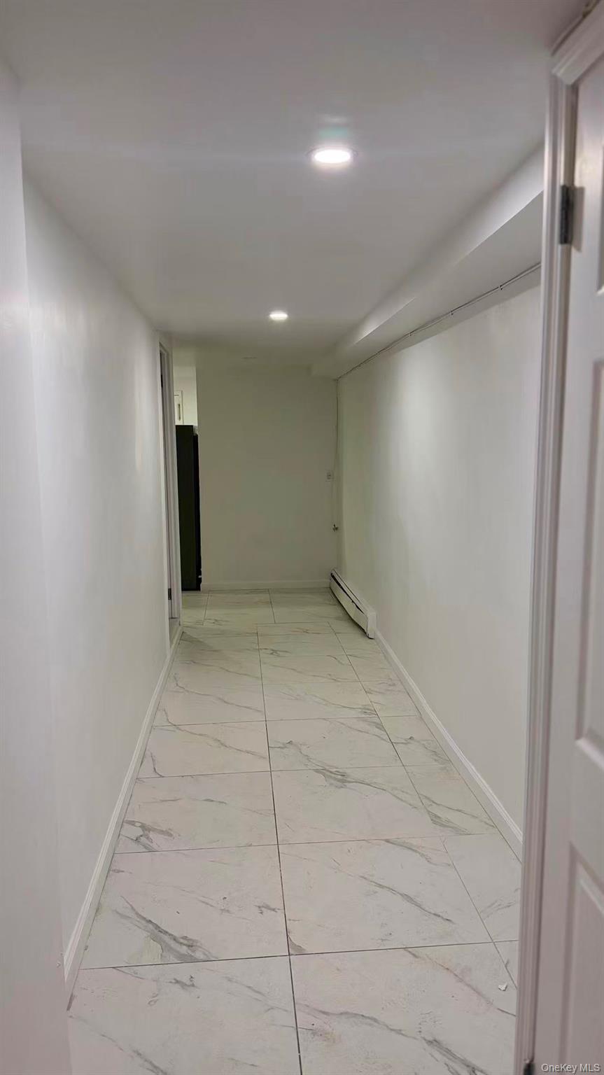 #4 photo, 70-51 45th Avenue, קווינס Woodside , NY 11377