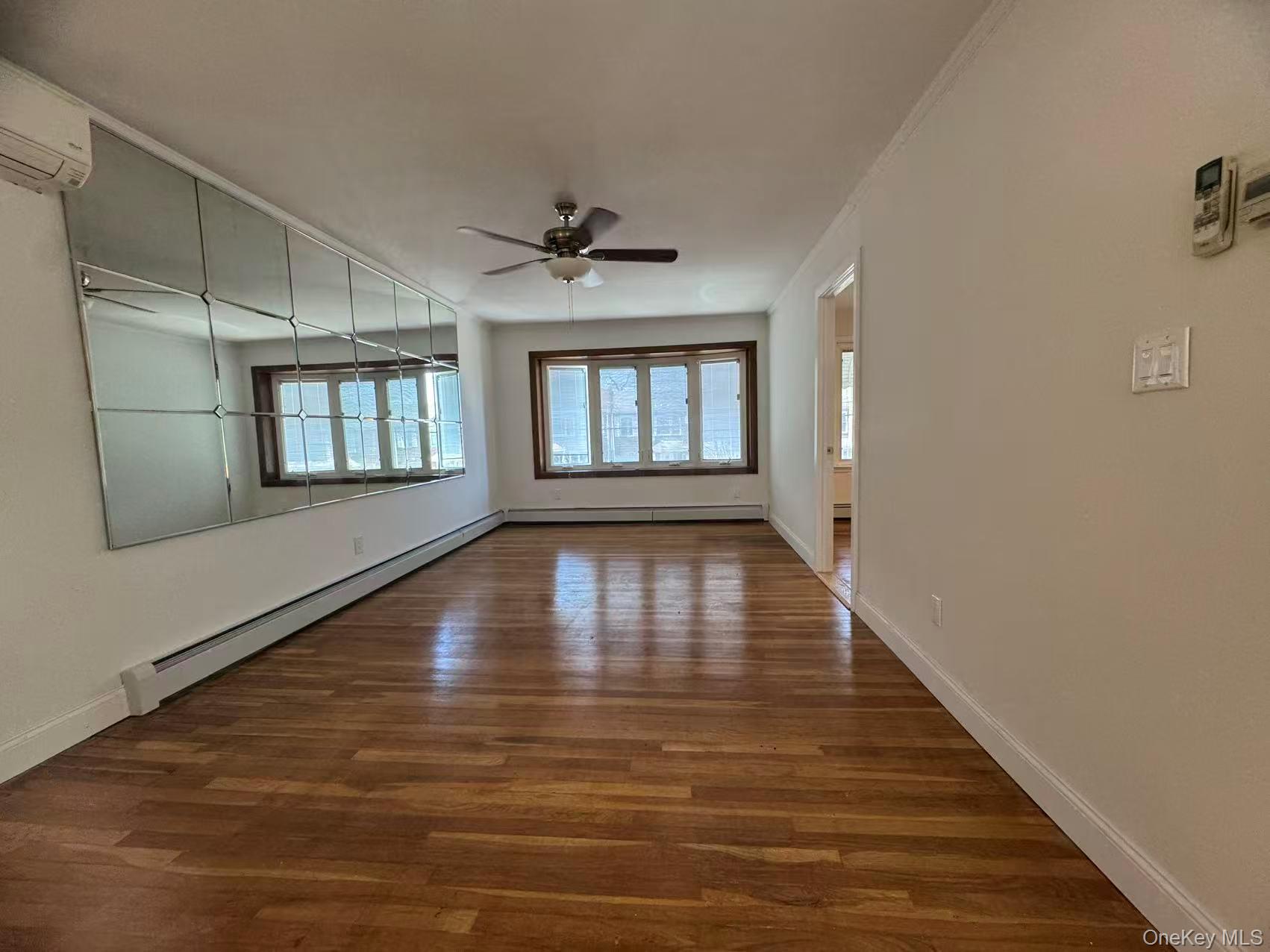 #3 photo, 47-19 213rd St, קווינס Bayside , NY 11361