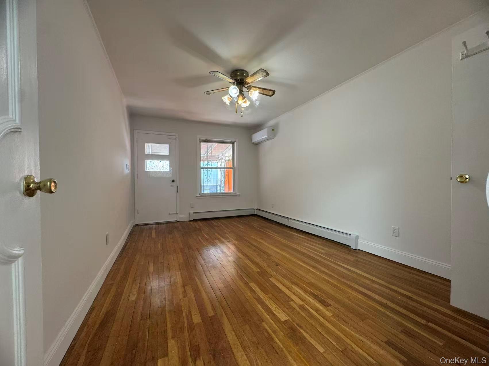 #5 photo, 47-19 213rd St, קווינס Bayside , NY 11361