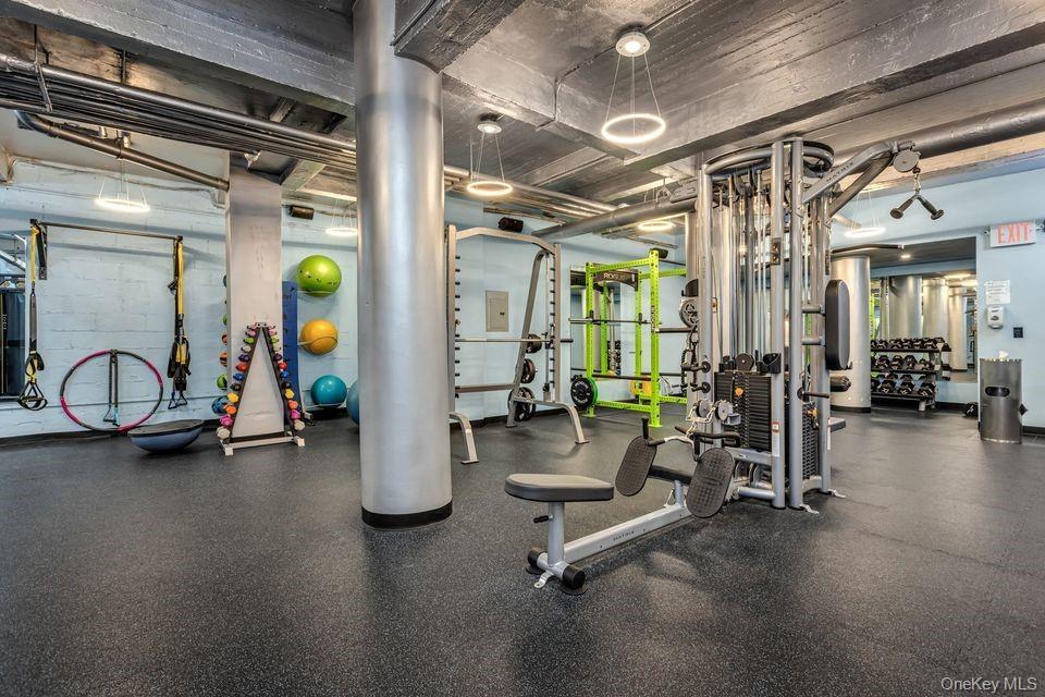 #12 photo, 1213 Avenue Z, 브루클린 Brooklyn , NY 11235