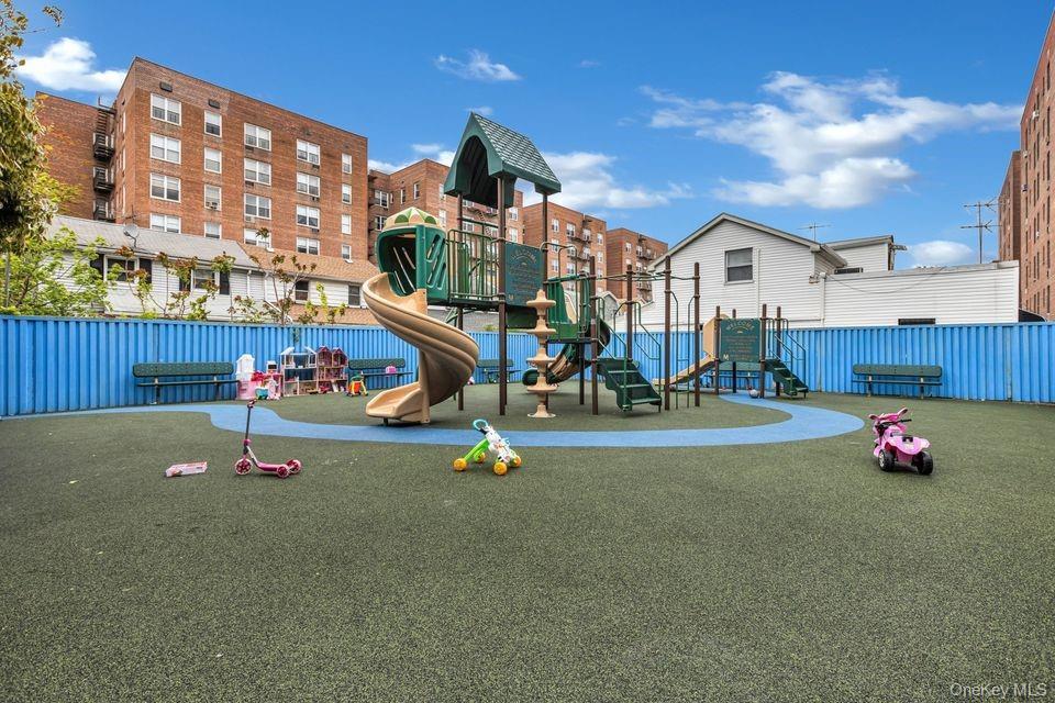 #15 photo, 1213 Avenue Z, 브루클린 Brooklyn , NY 11235