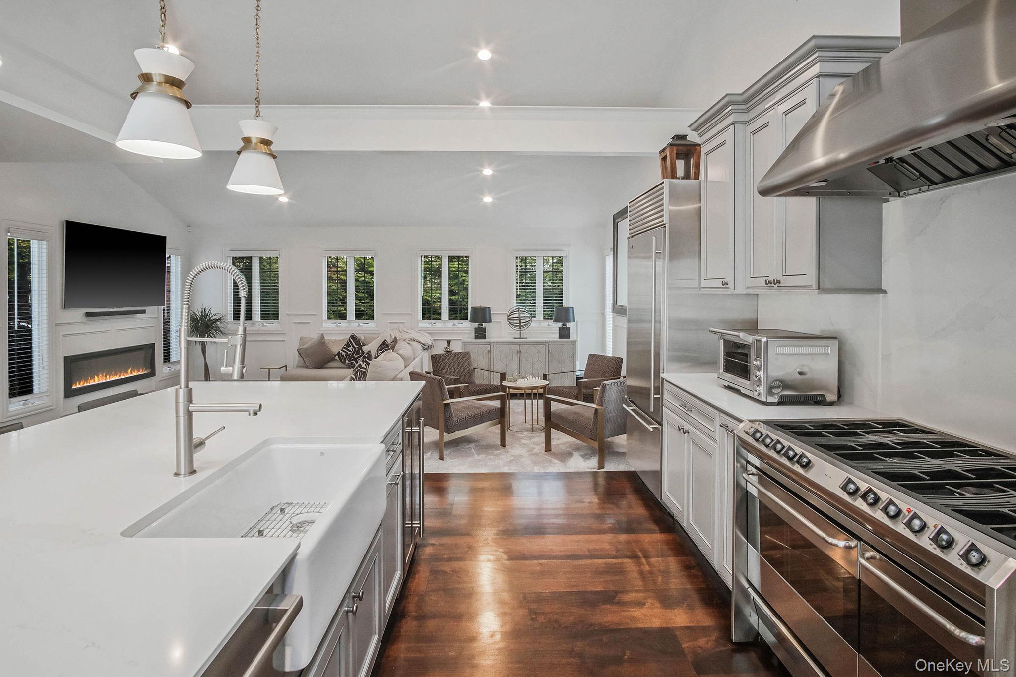 #11 photo, 150 Meadow Street, Garden City , NY 11530