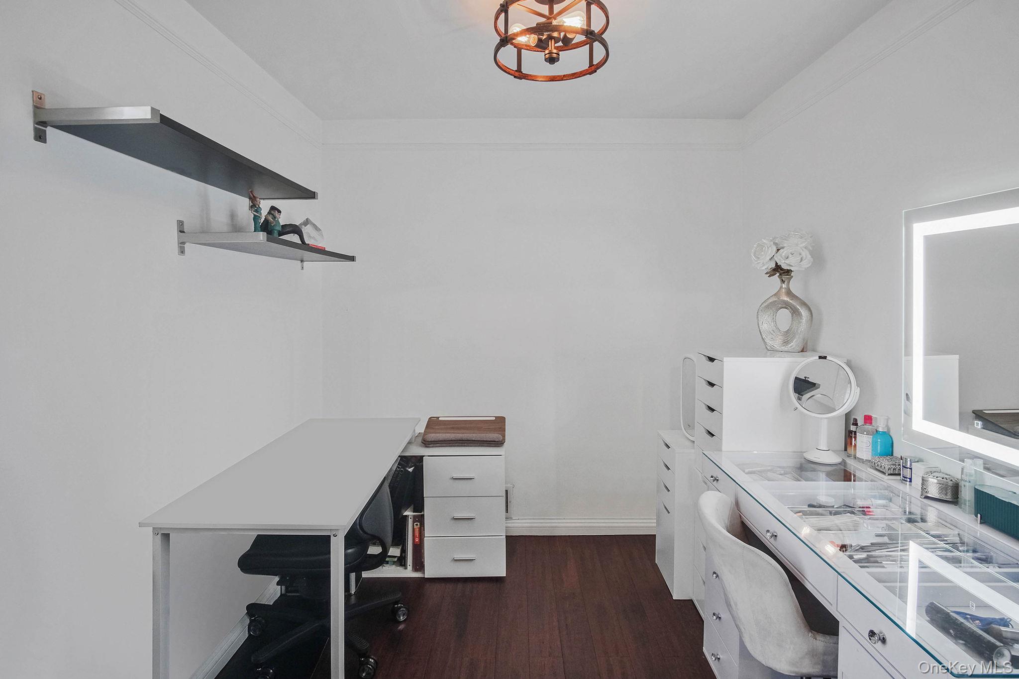 #16 photo, 150 Meadow Street, Garden City , NY 11530