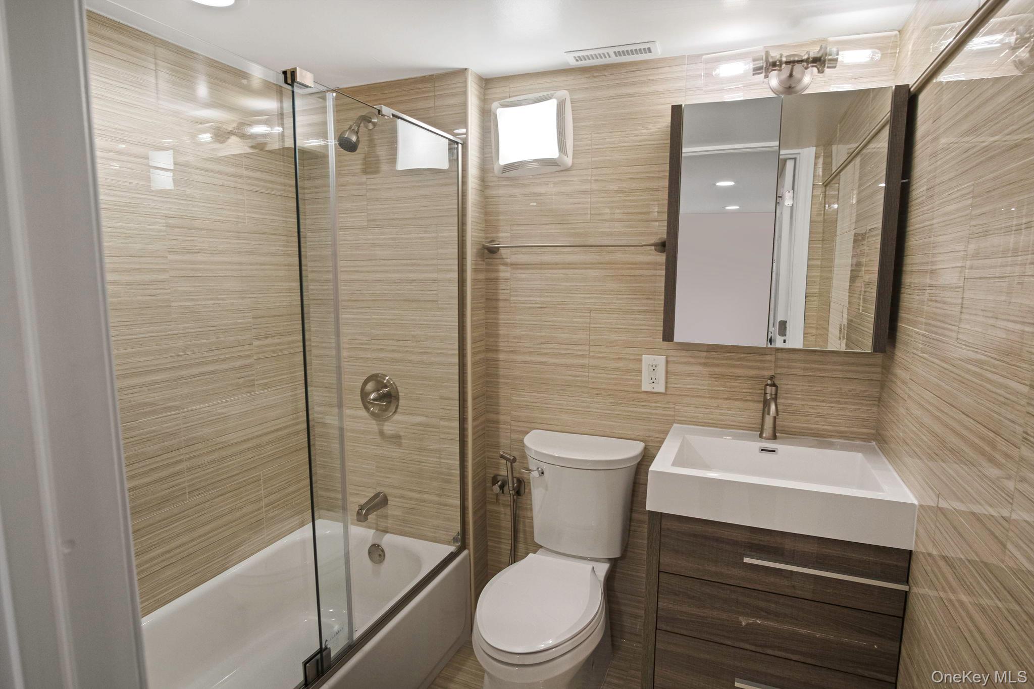 #18 photo, 150 Meadow Street, Garden City , NY 11530