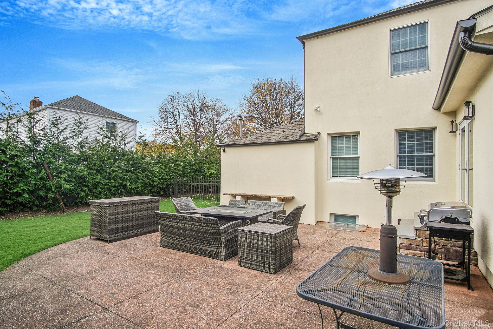 #3 photo, 150 Meadow Street, Garden City , NY 11530