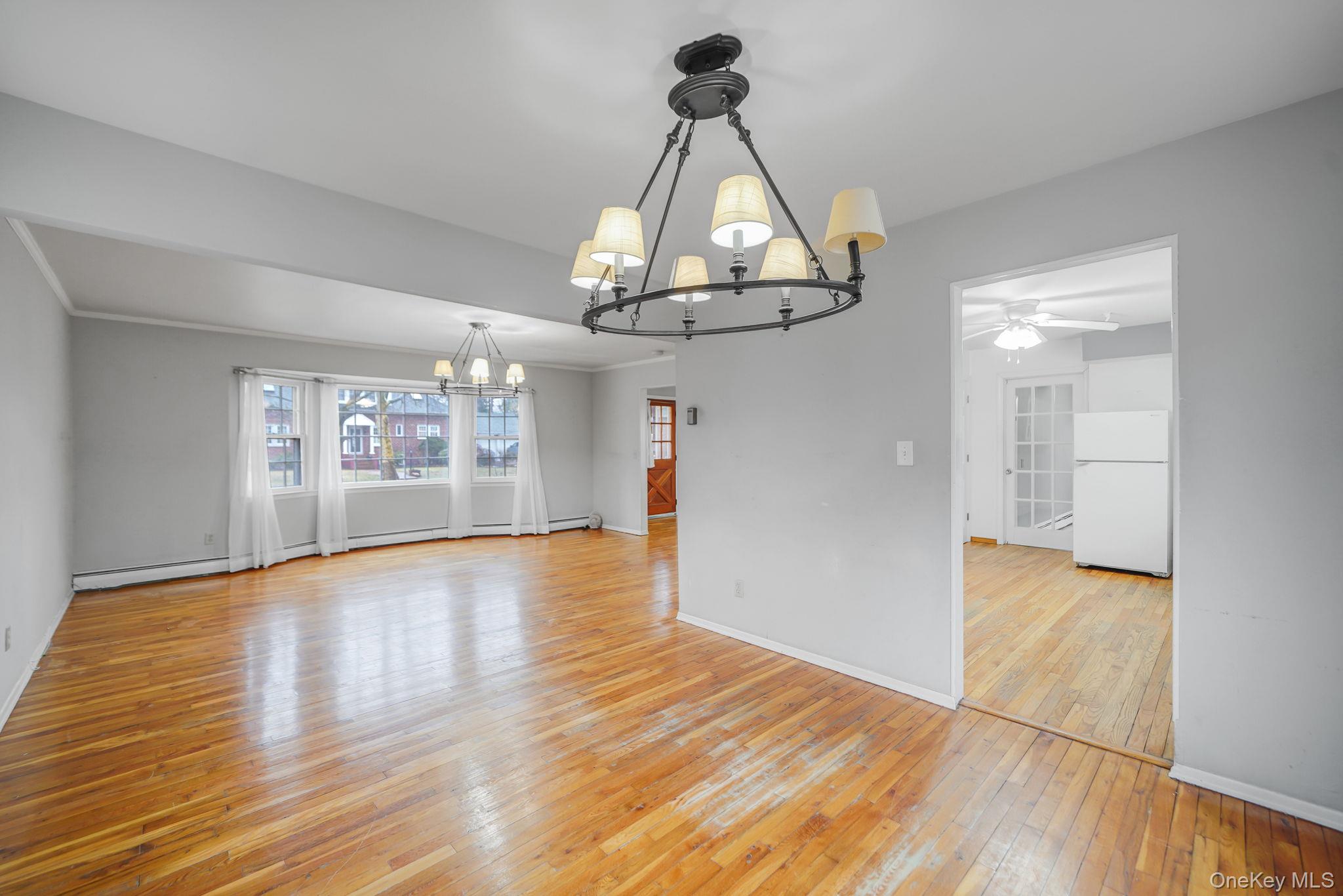 #9 photo, 60 Iroquois Drive, সাফোক কাউন্টি Brightwaters , NY 11718