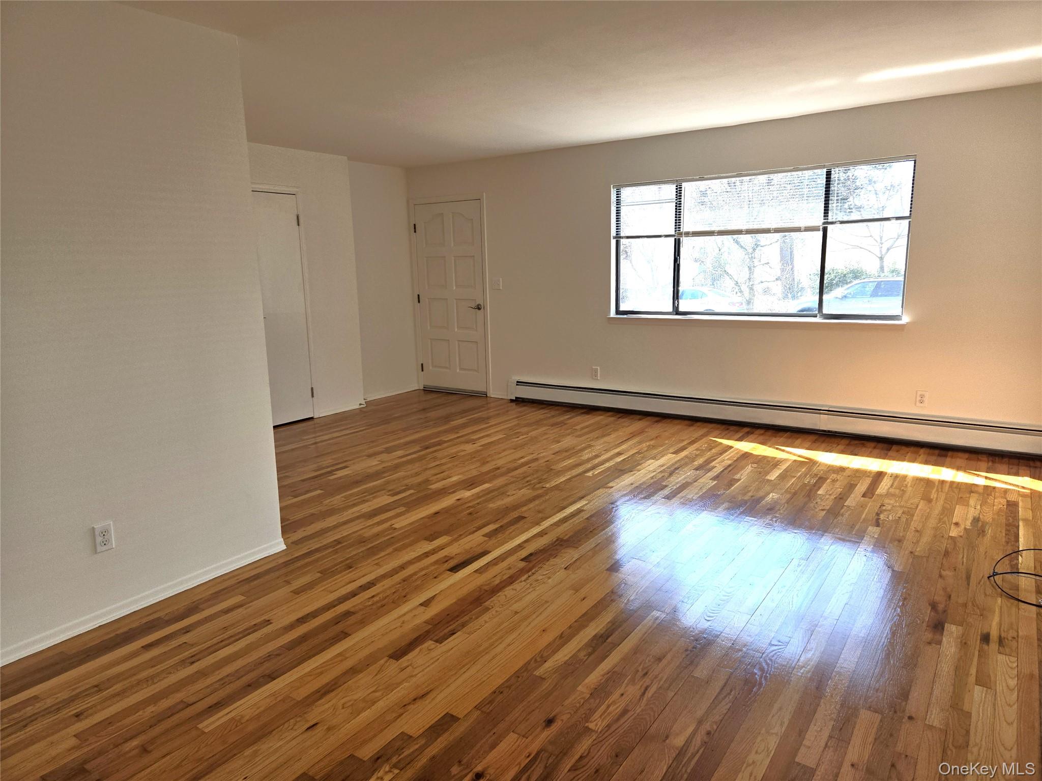 #4 photo, 74 Ashwood Road, 長島 Port Washington , NY 11050