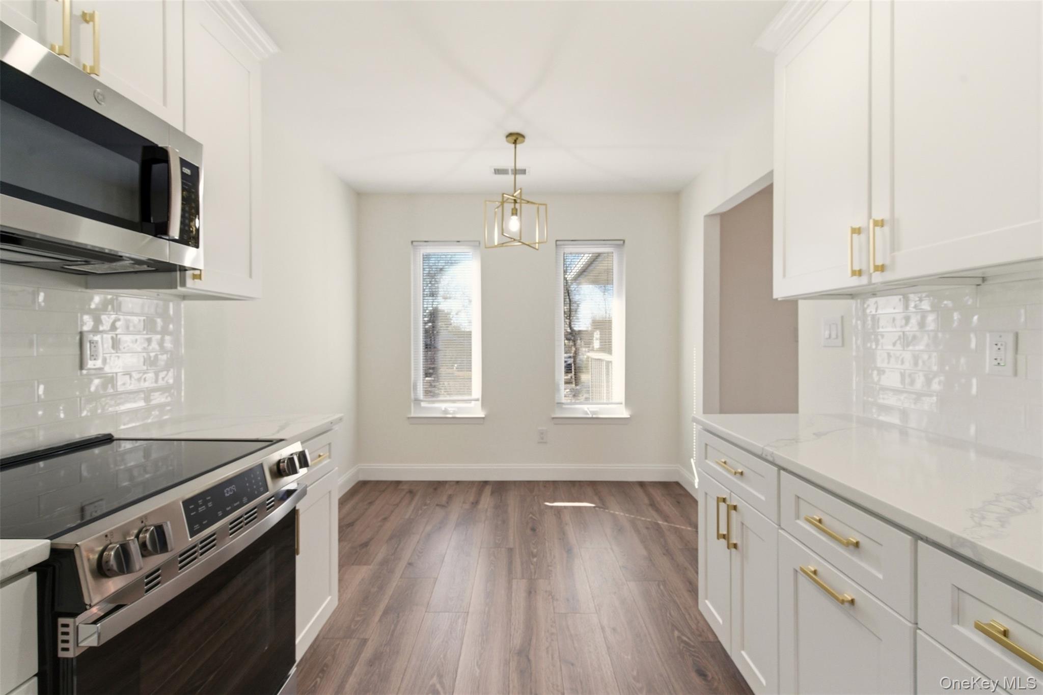 #13 photo, 909 Fenway Road, سوفولك Saint James , NY 11780