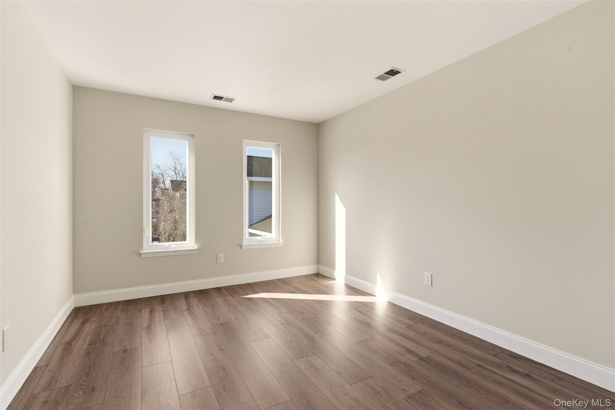 #19 photo, 909 Fenway Road, سوفولك Saint James , NY 11780