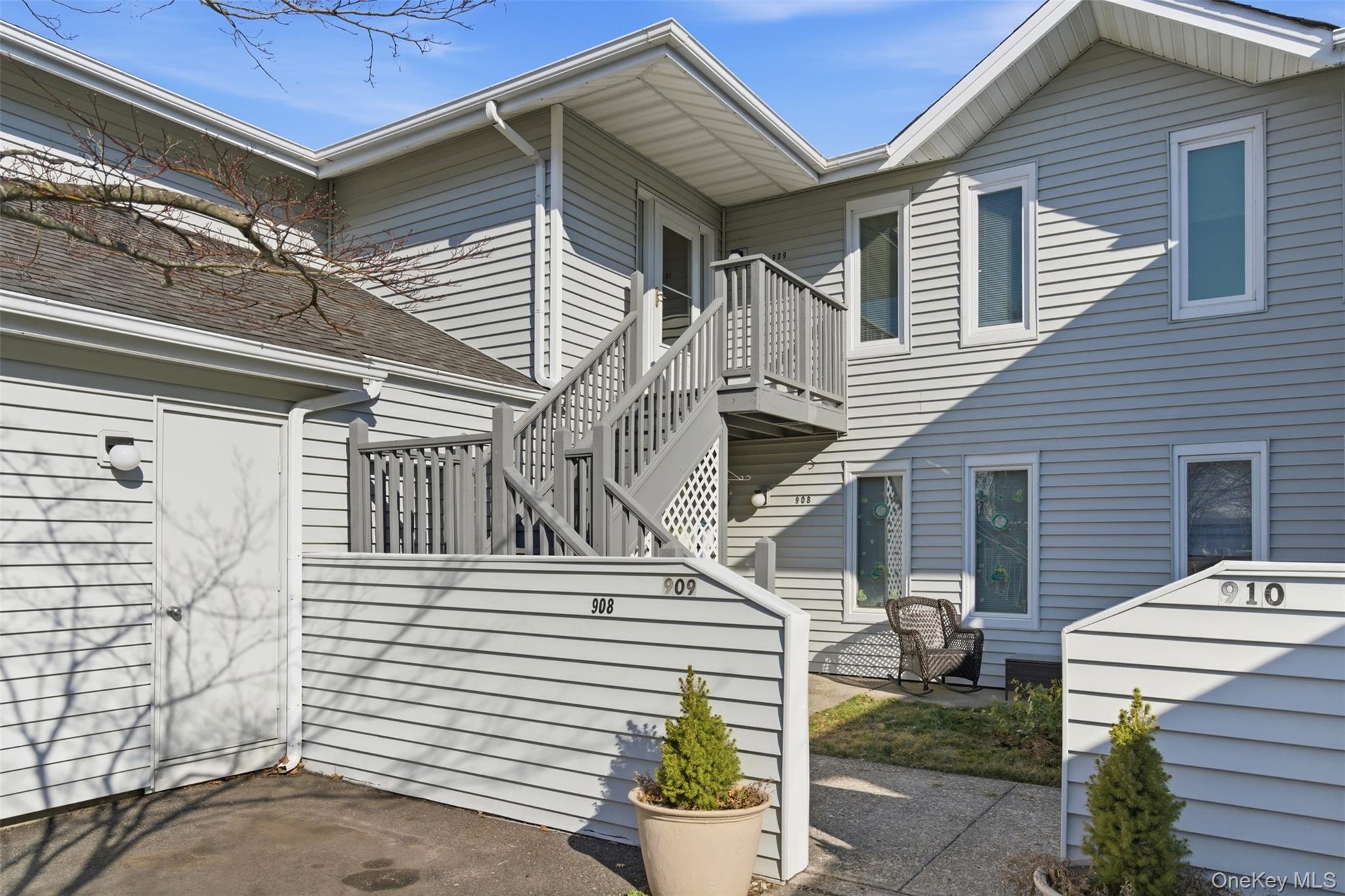 #2 photo, 909 Fenway Road, سوفولك Saint James , NY 11780