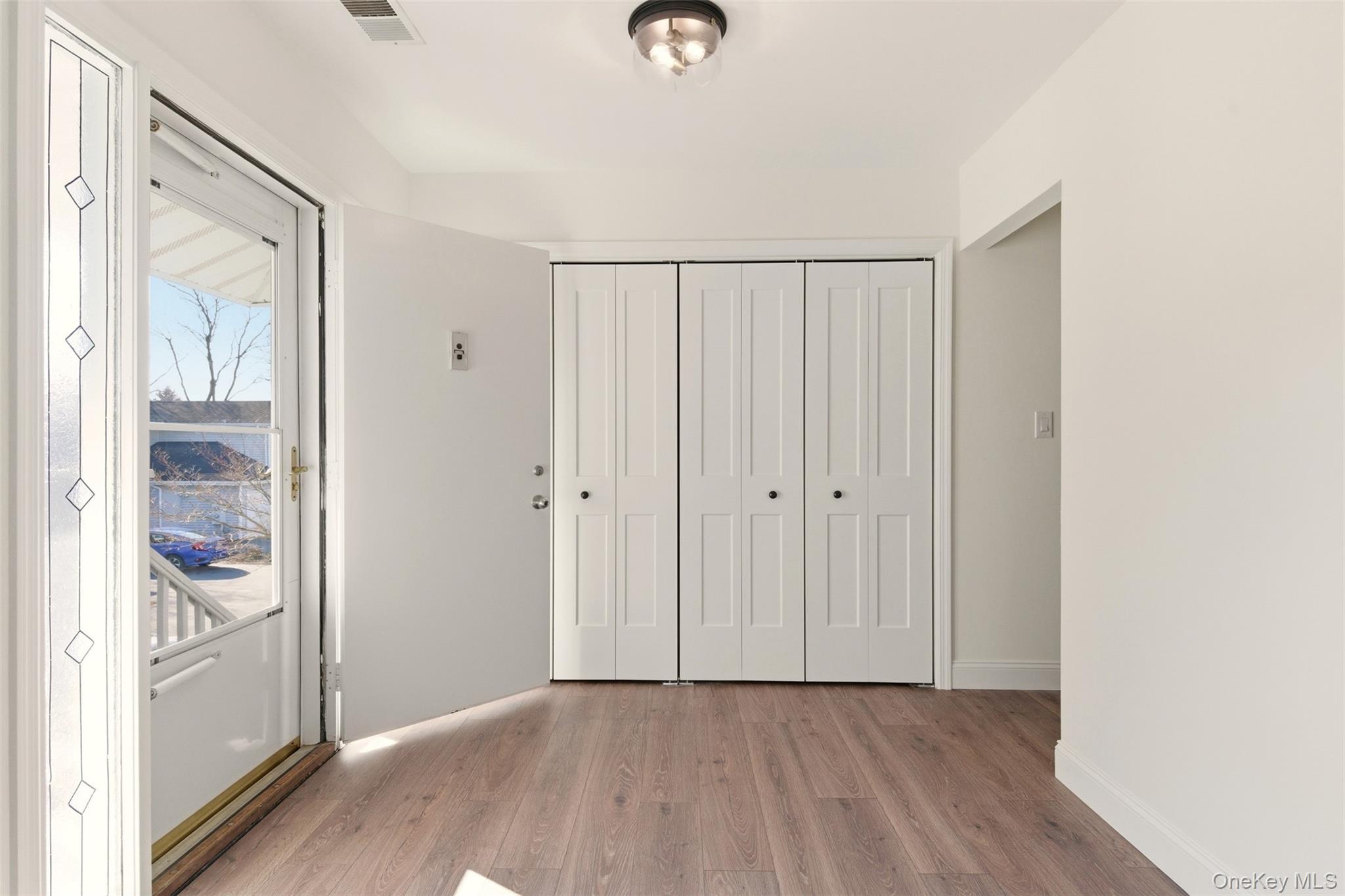 #5 photo, 909 Fenway Road, سوفولك Saint James , NY 11780