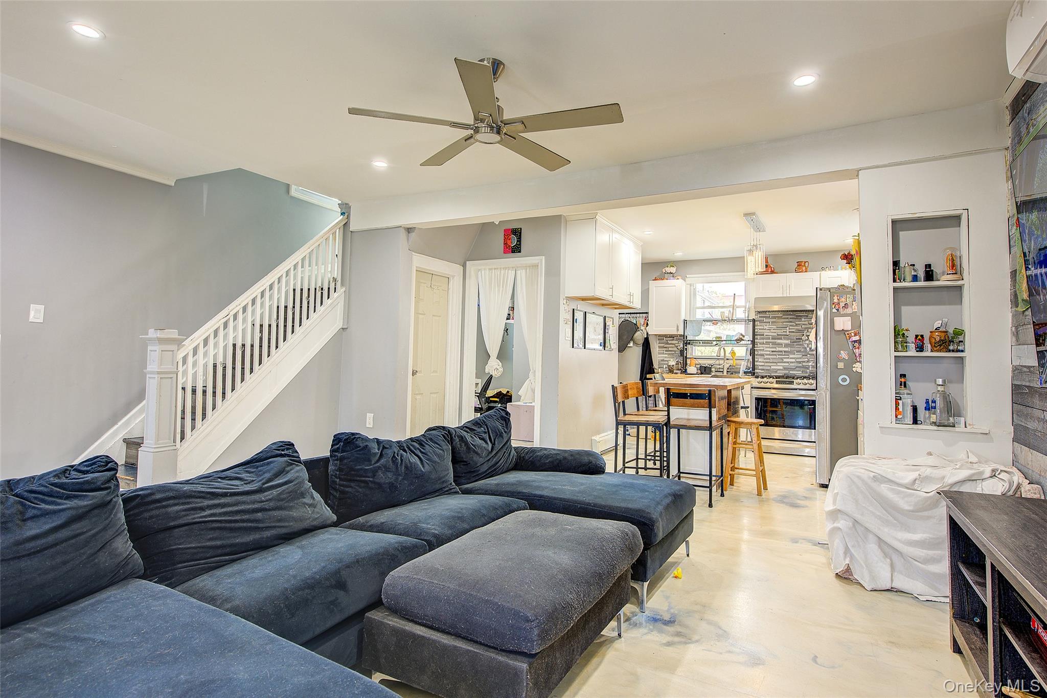 #10 photo, 21607 110th Avenue, कुईंस Queens Village , NY 11429