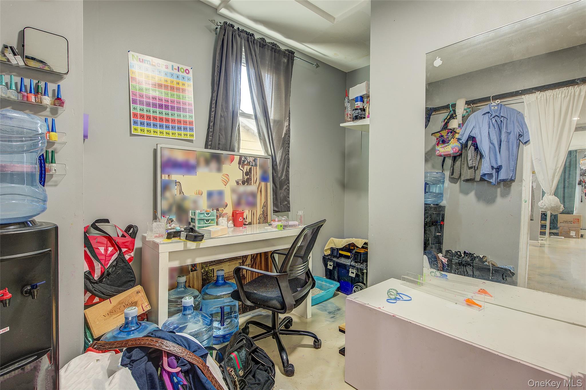 #20 photo, 21607 110th Avenue, कुईंस Queens Village , NY 11429