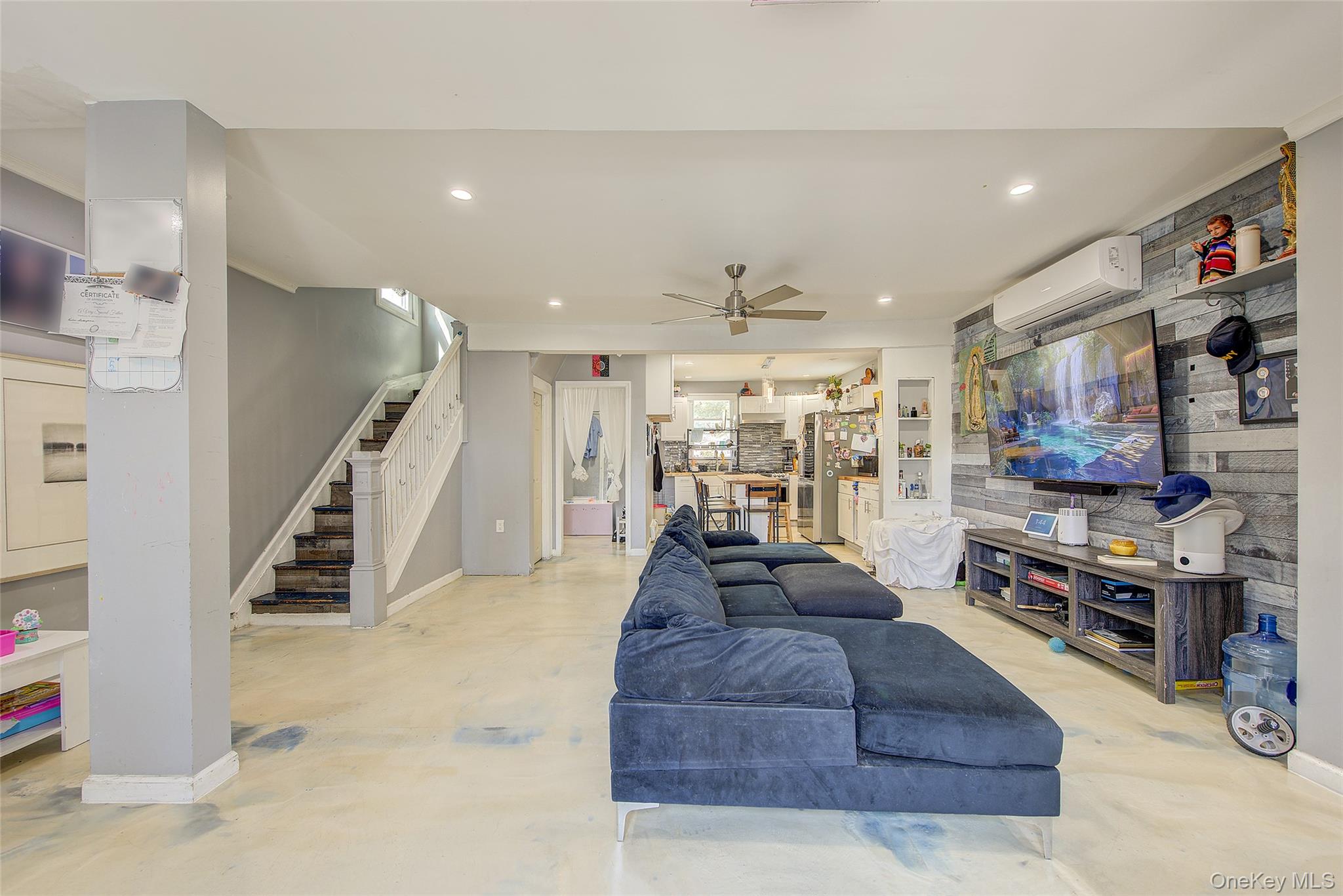 #7 photo, 21607 110th Avenue, कुईंस Queens Village , NY 11429