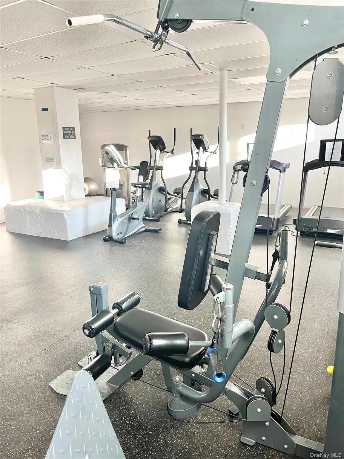 #13 photo, 7666 Austin St, קווינס Forest Hills , NY 11375