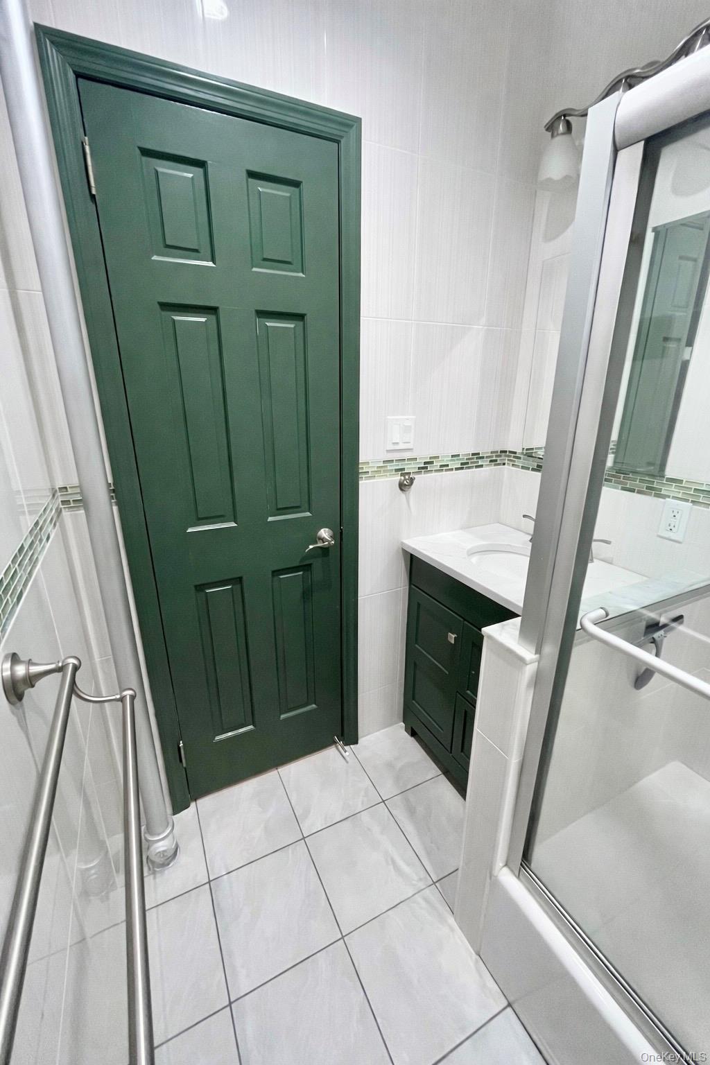 #9 photo, 7666 Austin St, קווינס Forest Hills , NY 11375