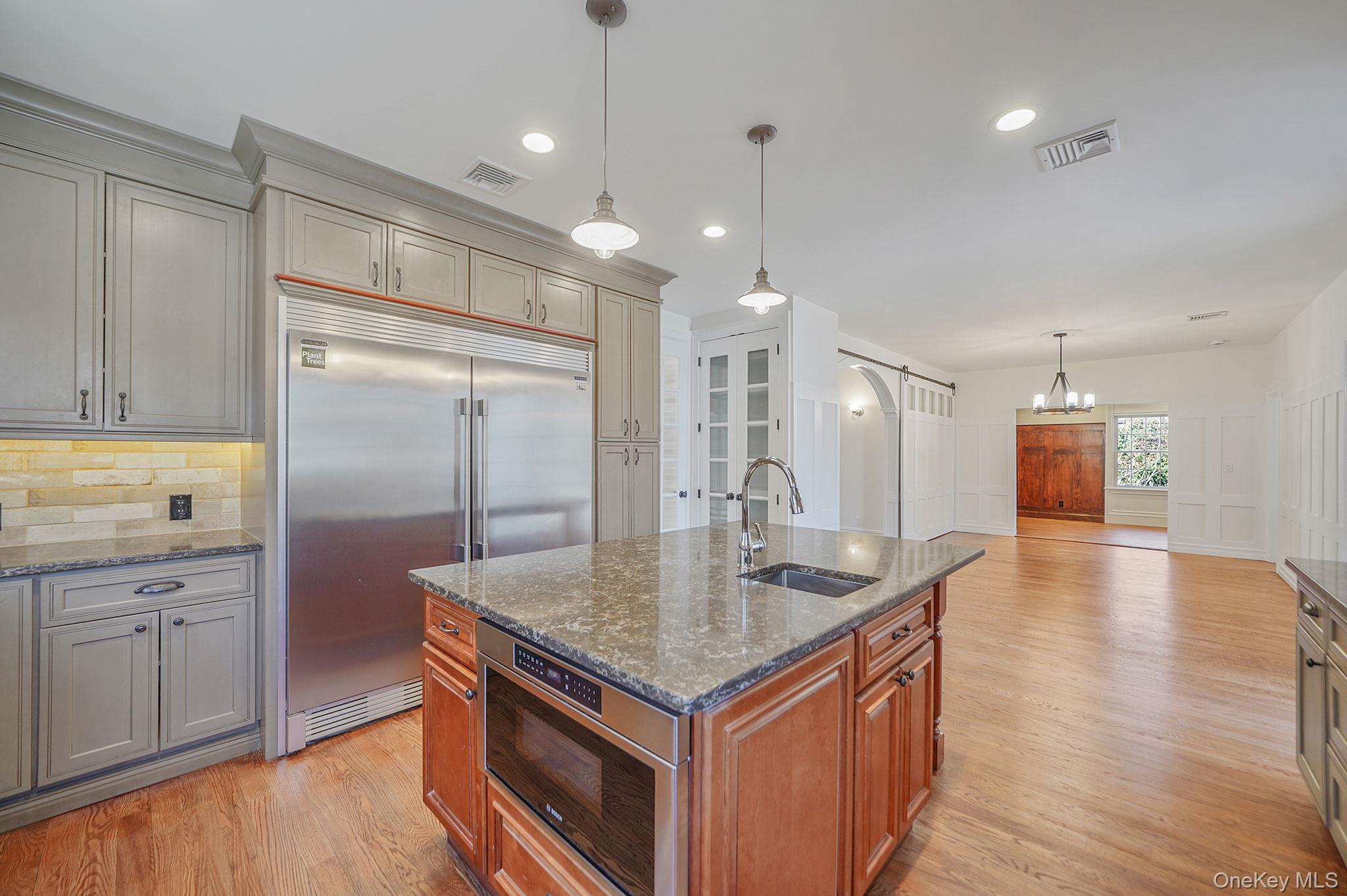 #4 photo, 368 Main Street, Setauket , NY 11733