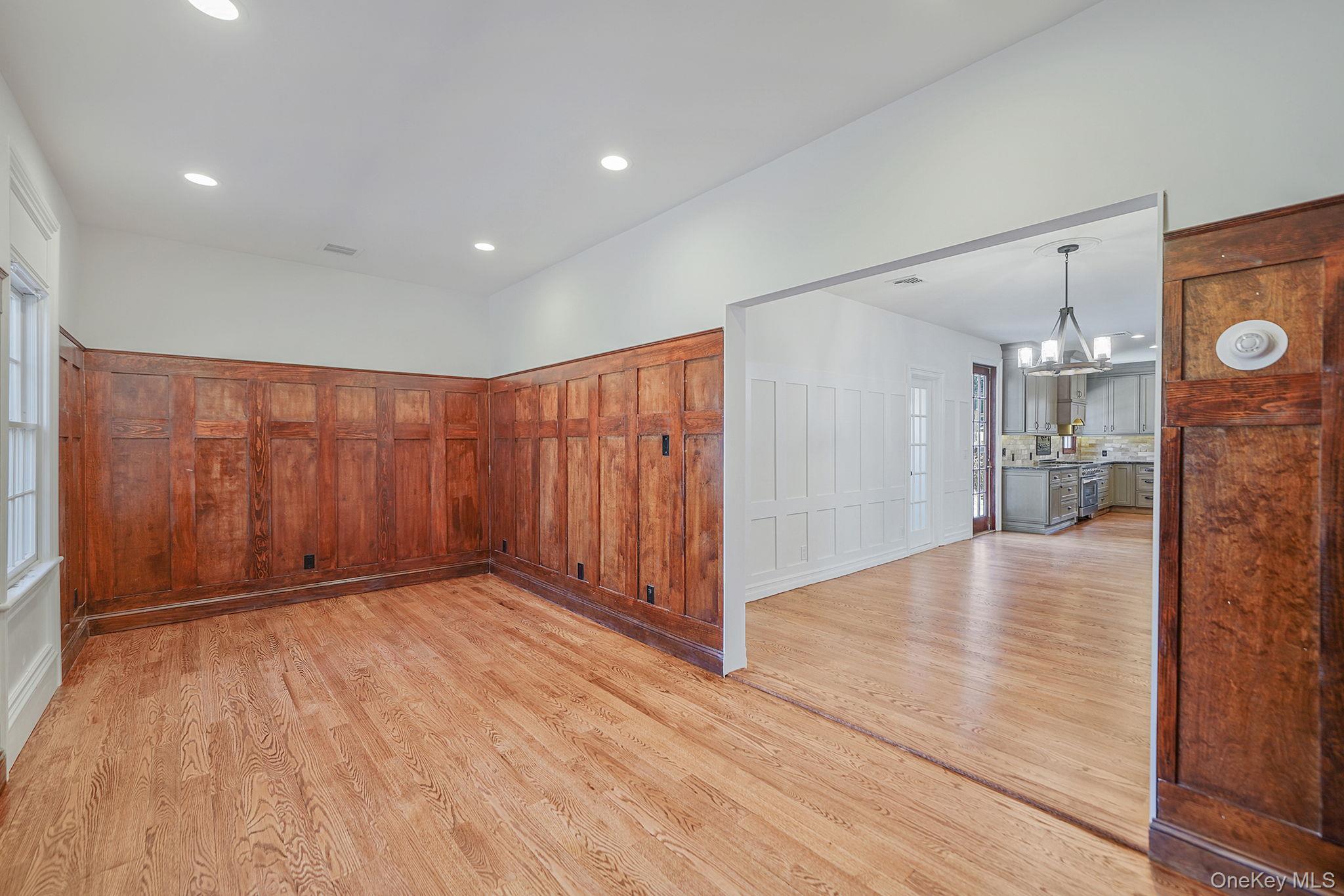 #9 photo, 368 Main Street, Setauket , NY 11733