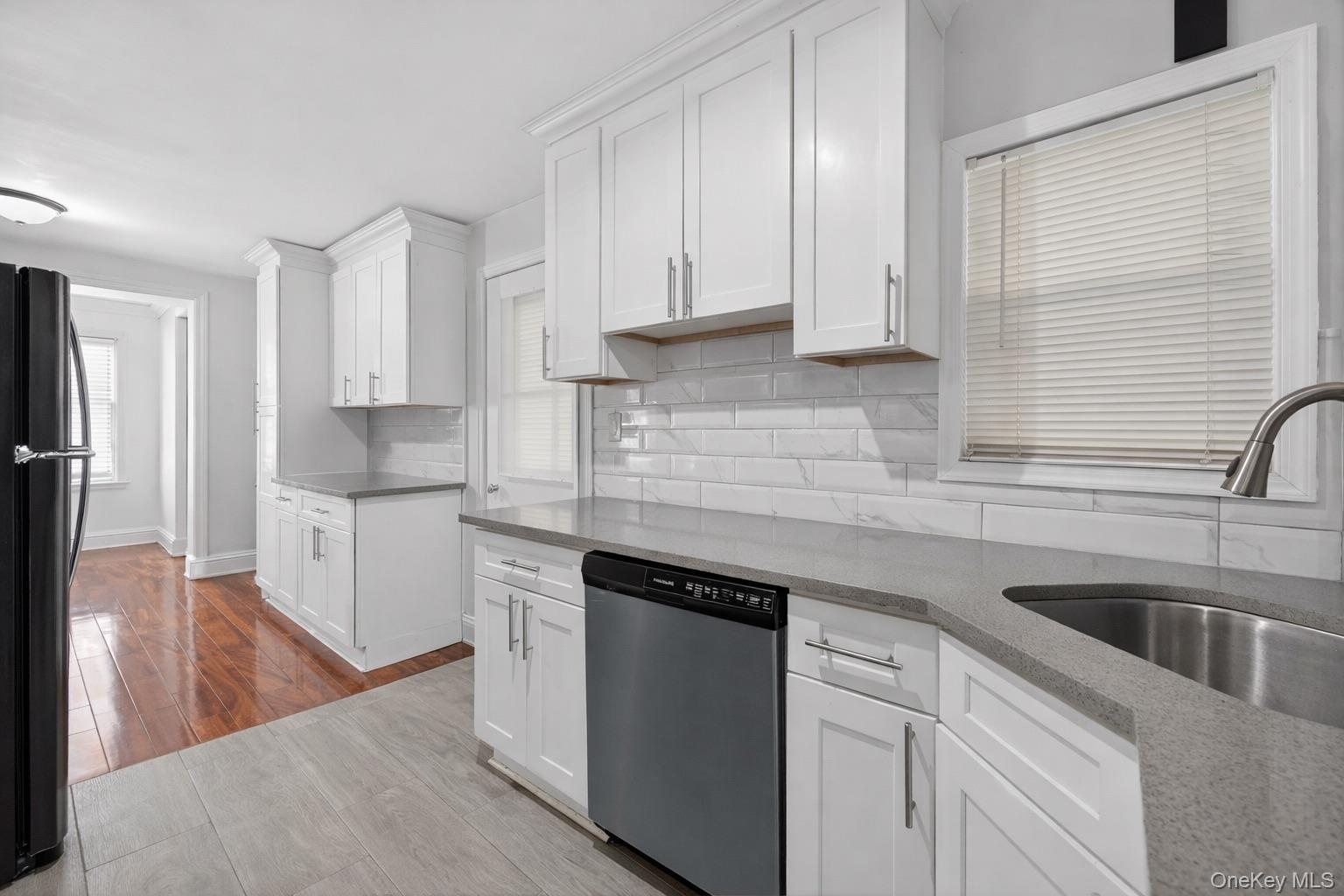 #10 photo, 120-30 226th Street, קווינס Cambria Heights , NY 11411