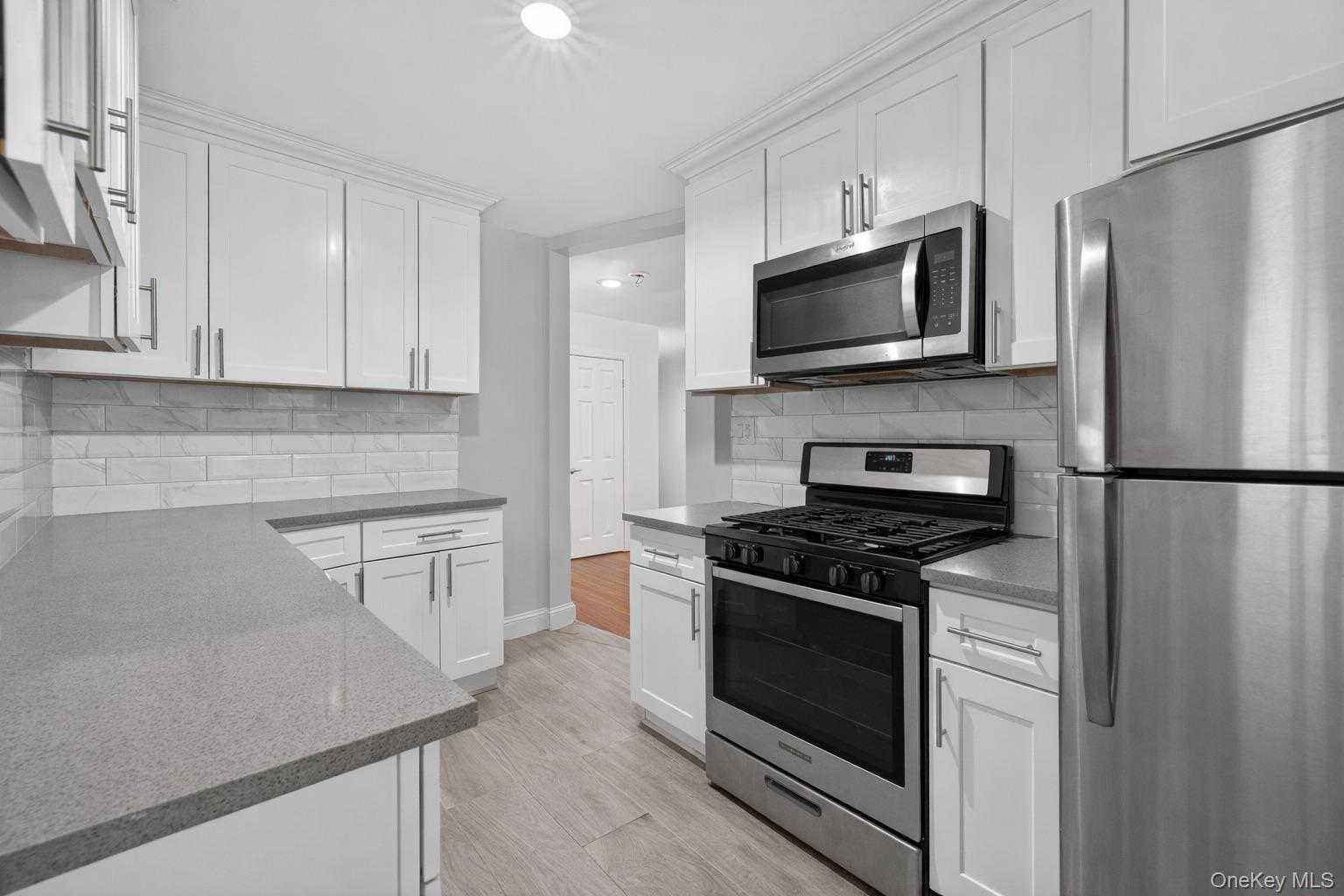 #11 photo, 120-30 226th Street, קווינס Cambria Heights , NY 11411