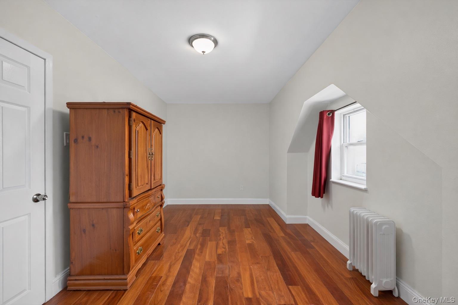 #16 photo, 120-30 226th Street, קווינס Cambria Heights , NY 11411