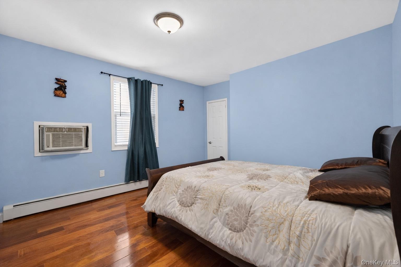 #17 photo, 120-30 226th Street, קווינס Cambria Heights , NY 11411