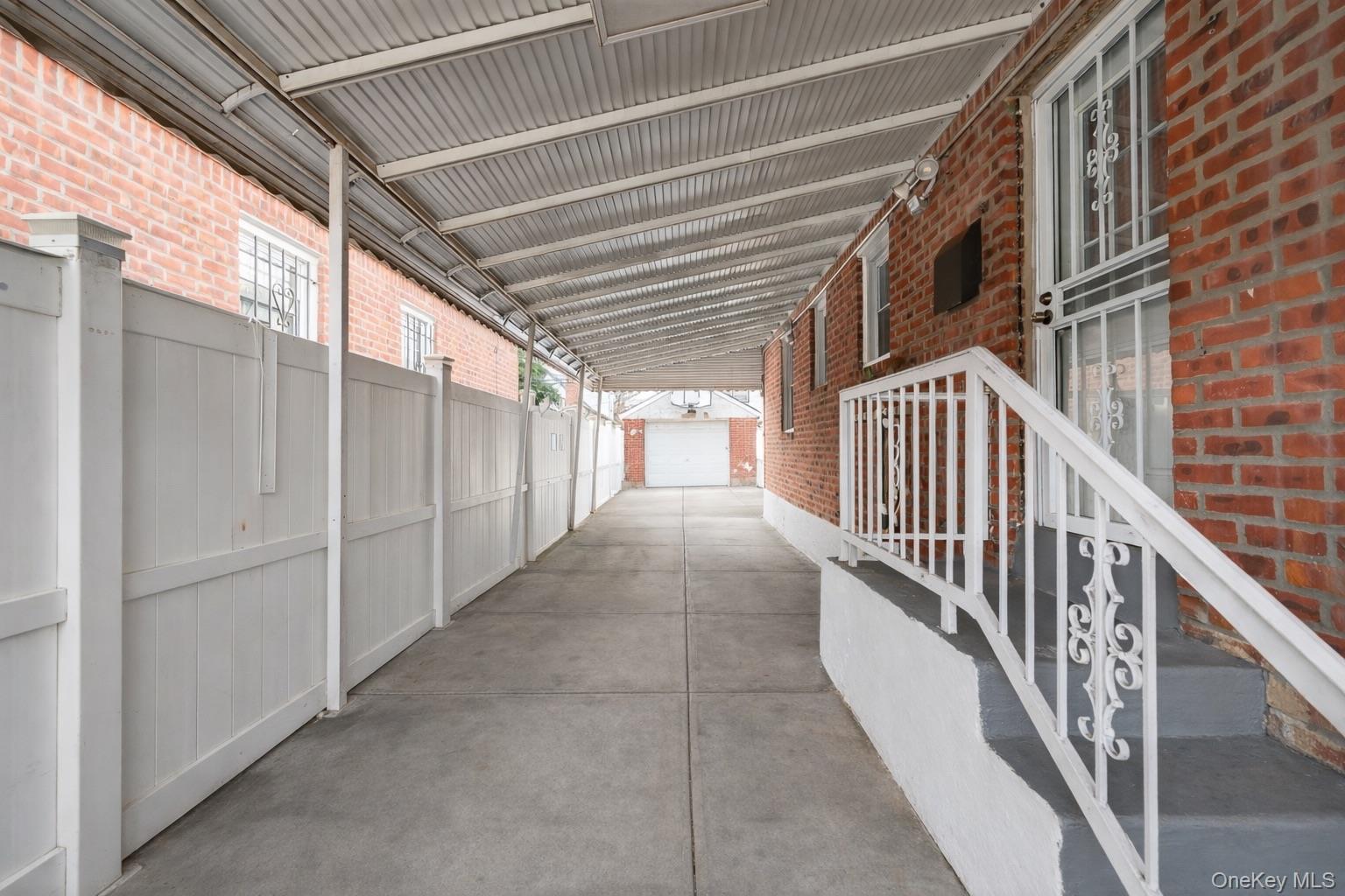 #7 photo, 120-30 226th Street, קווינס Cambria Heights , NY 11411