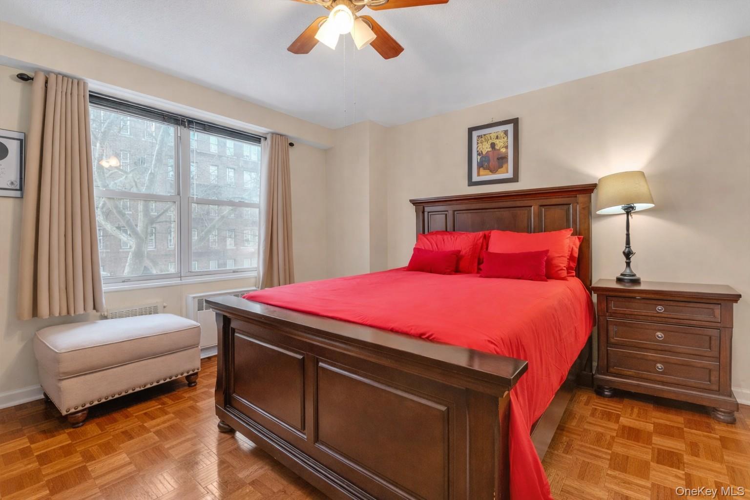 #10 photo, 2550 Olinville Avenue, ब्रोंक्स Bronx , NY 10467