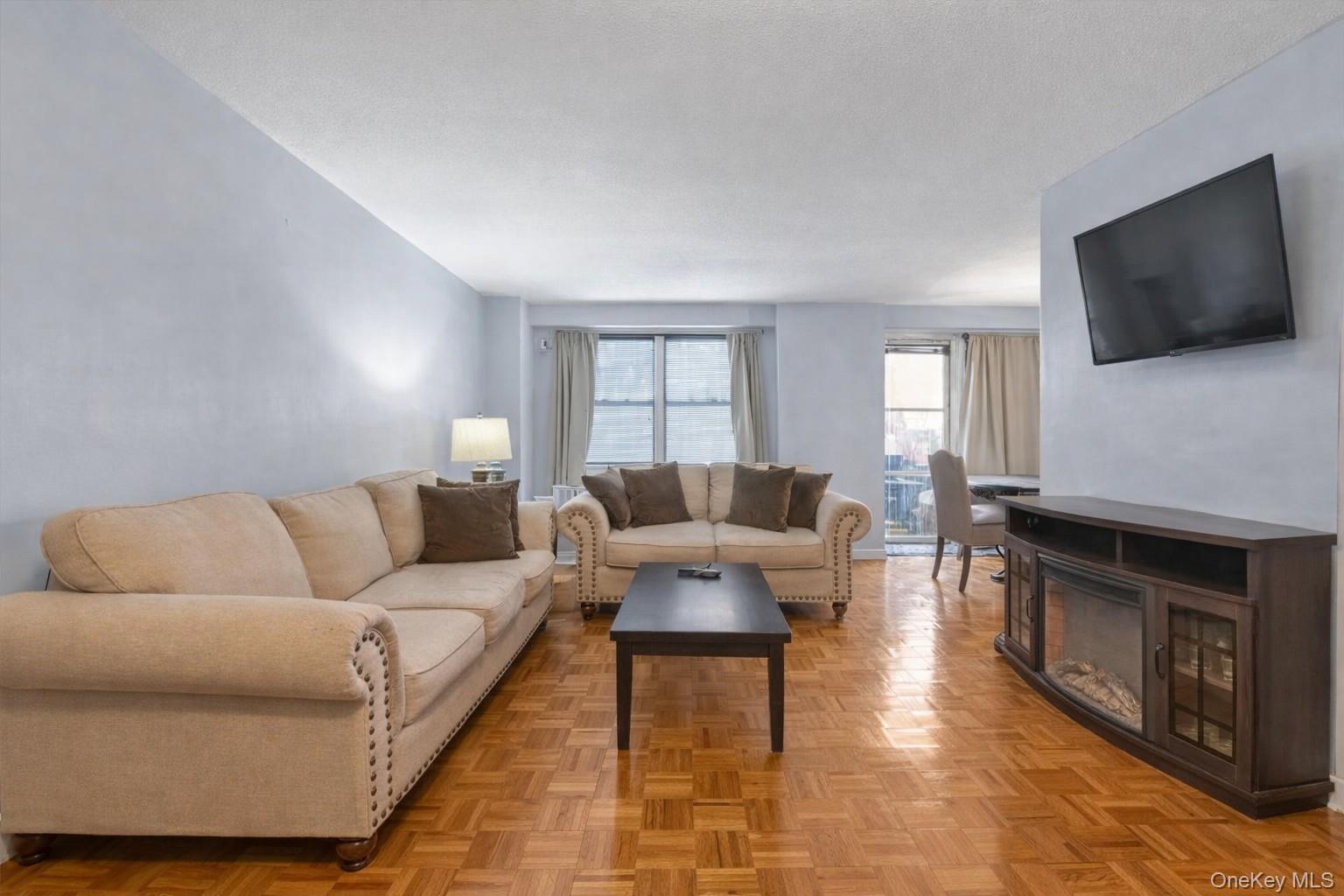 #2 photo, 2550 Olinville Avenue, ब्रोंक्स Bronx , NY 10467