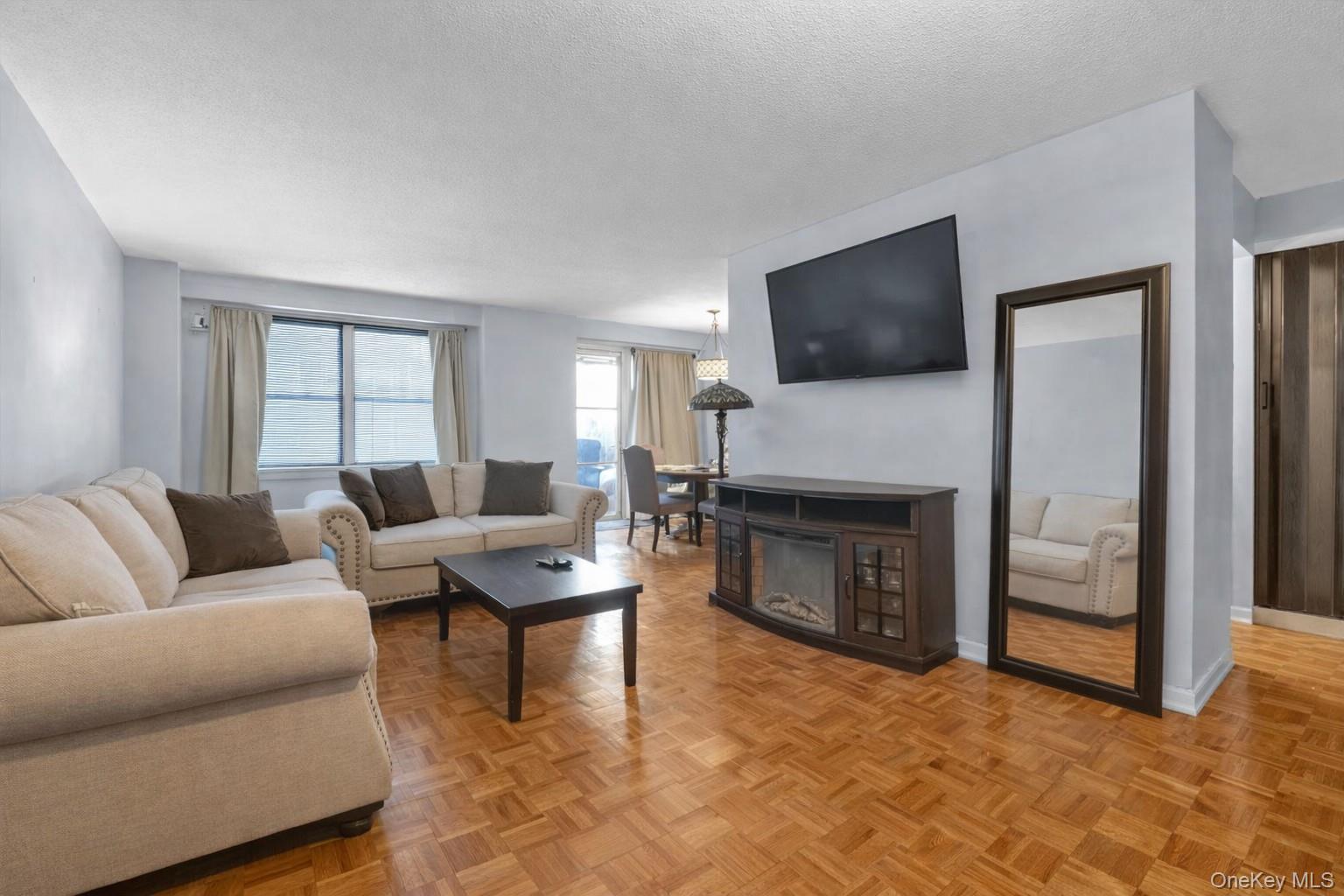 #3 photo, 2550 Olinville Avenue, ब्रोंक्स Bronx , NY 10467