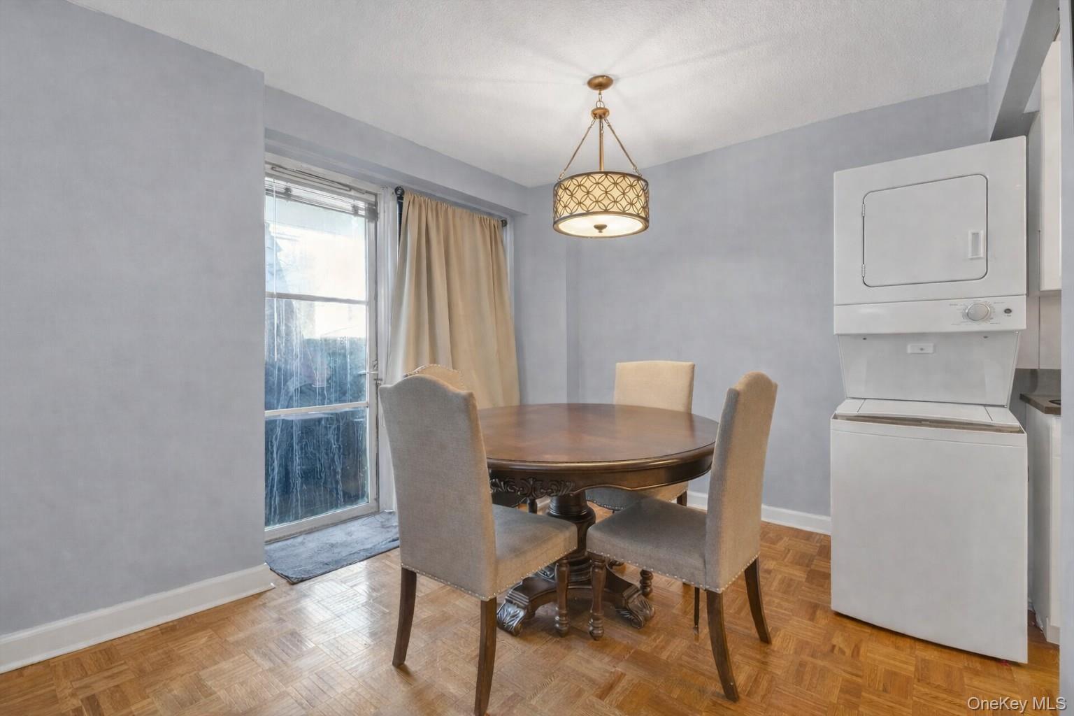 #4 photo, 2550 Olinville Avenue, ब्रोंक्स Bronx , NY 10467