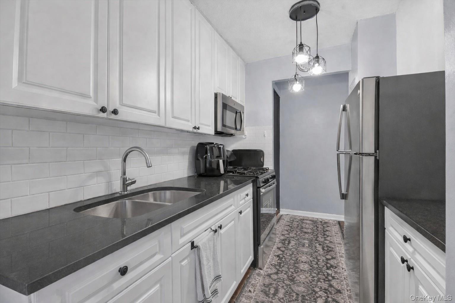 #6 photo, 2550 Olinville Avenue, ब्रोंक्स Bronx , NY 10467